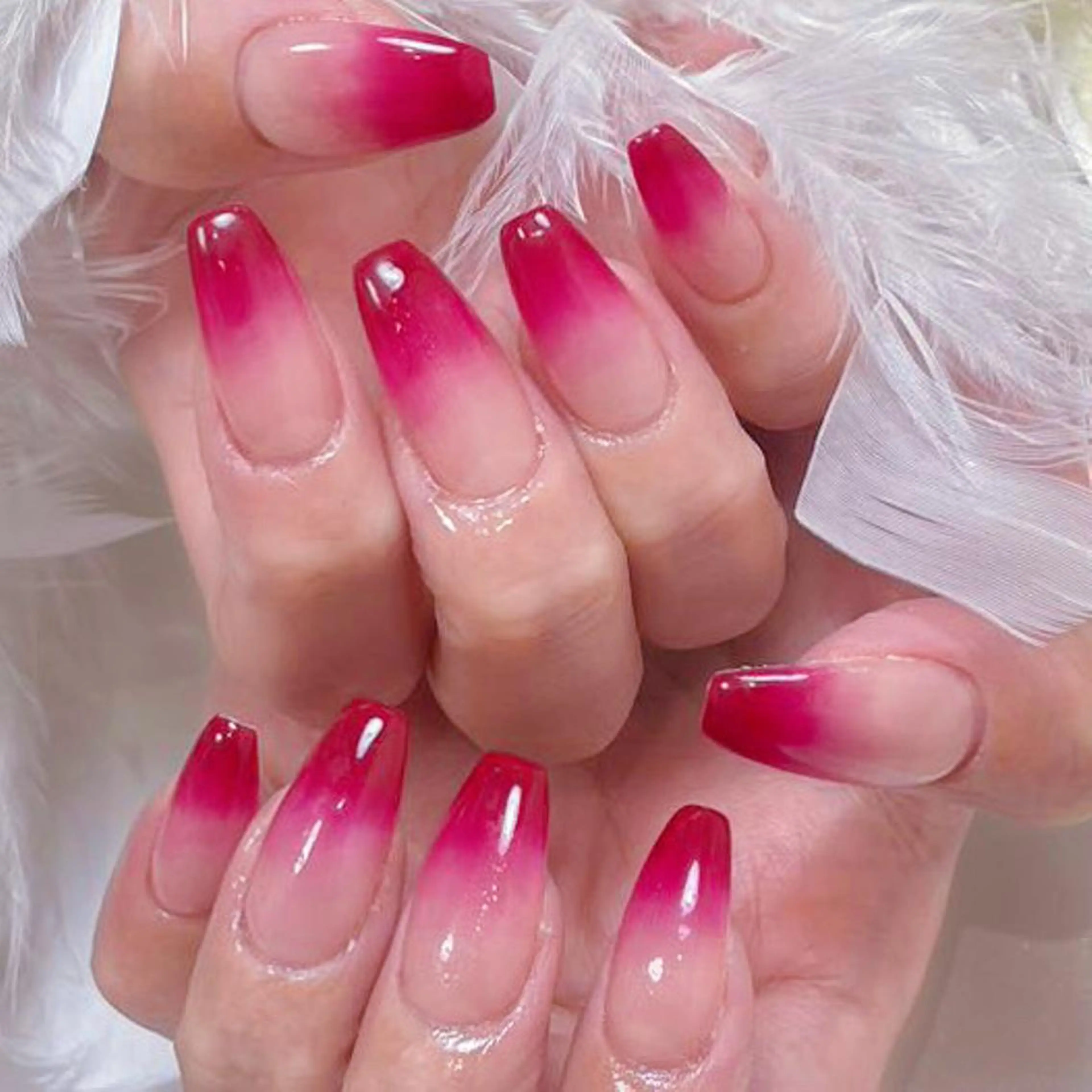 ネイル アートネイル オーロラネイル ガーリー キラキラネイル 韓国ネイル Leah 💅のネイルデザイン