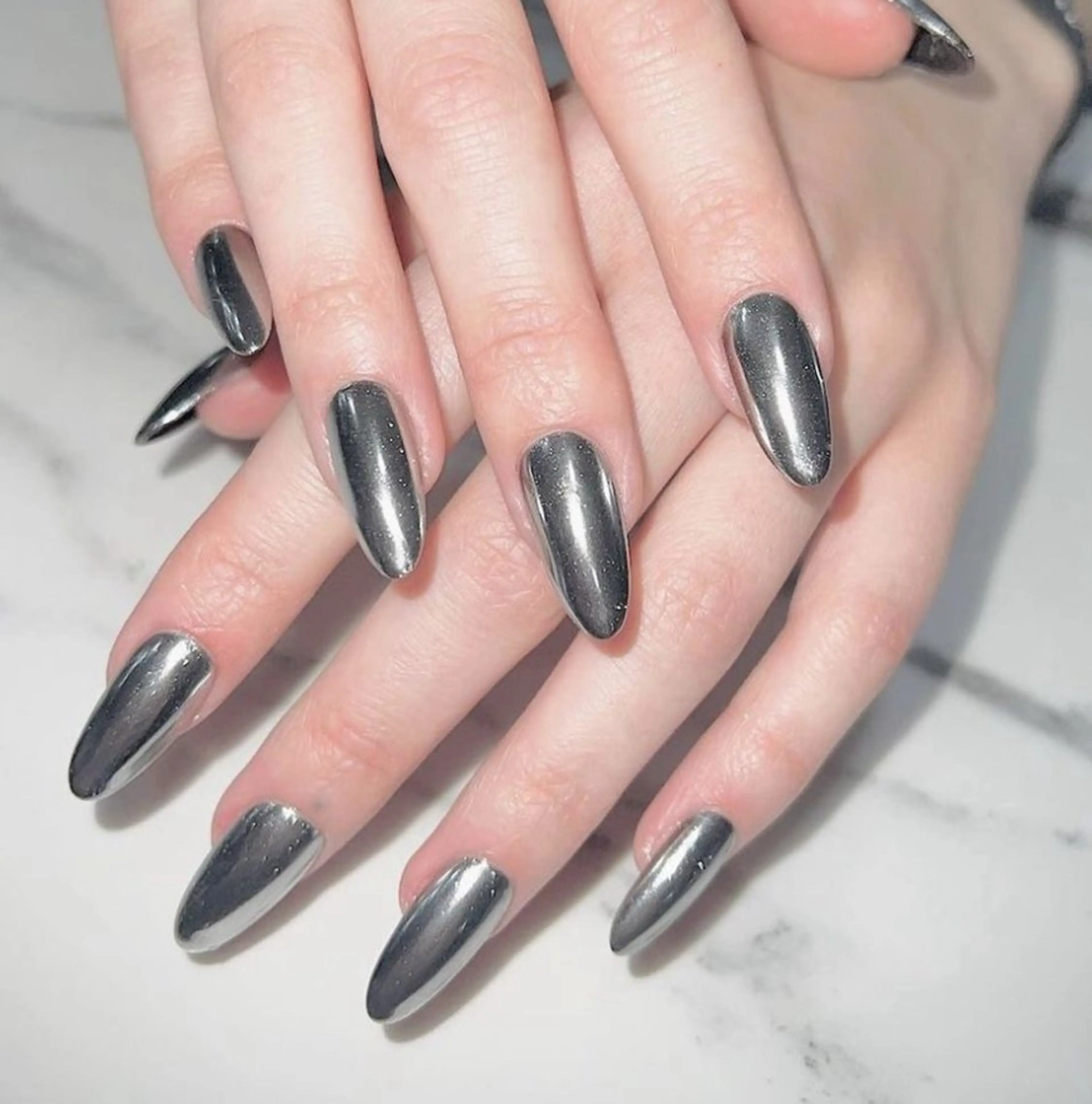 ネイル フットネイル ミラーネイル ハンドネイル LAVISH manaのネイルデザイン