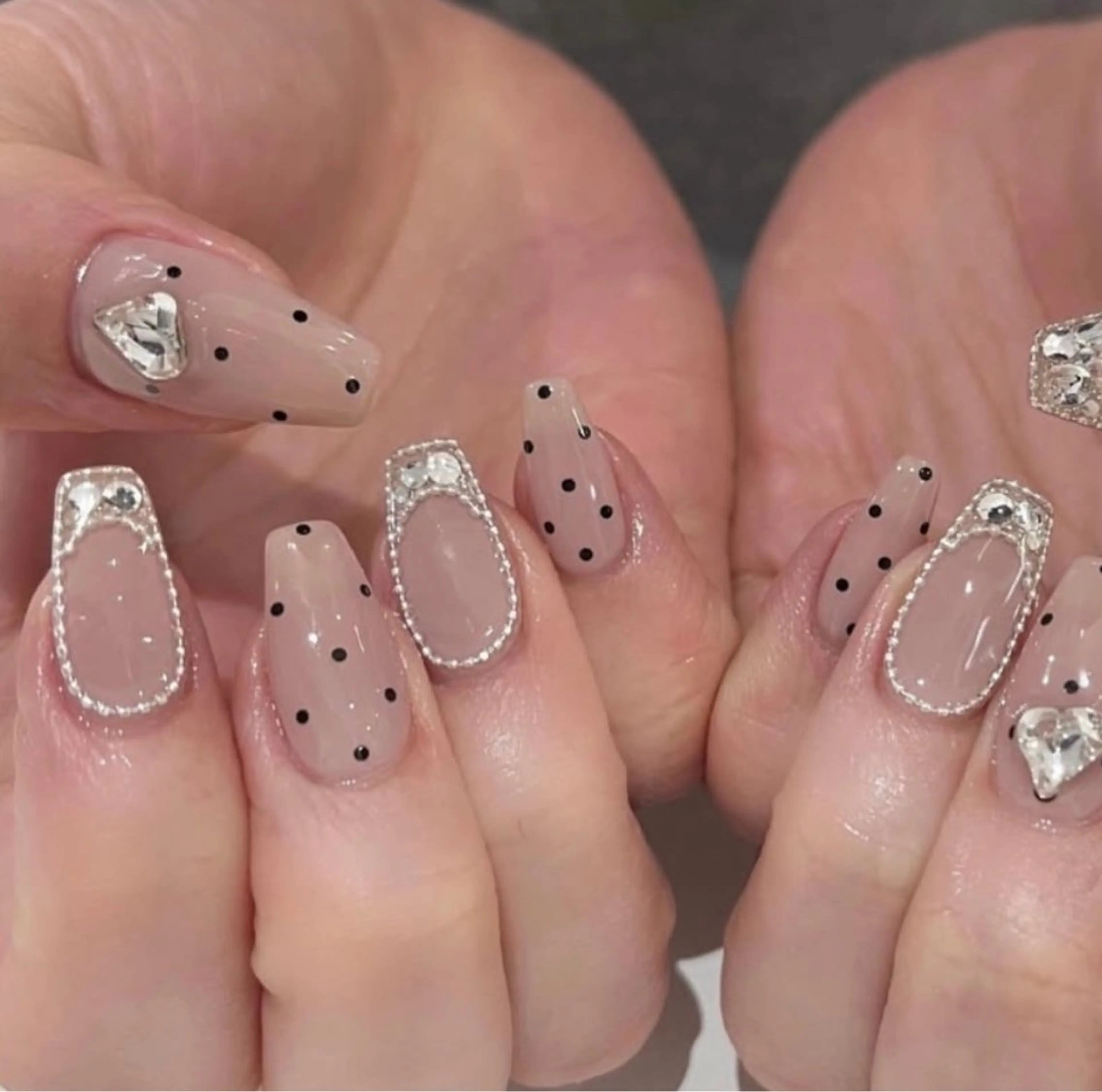 ネイル アートネイル フットネイル フレンチネイル ガラスフレンチ ハート Queeens nailのネイルデザイン