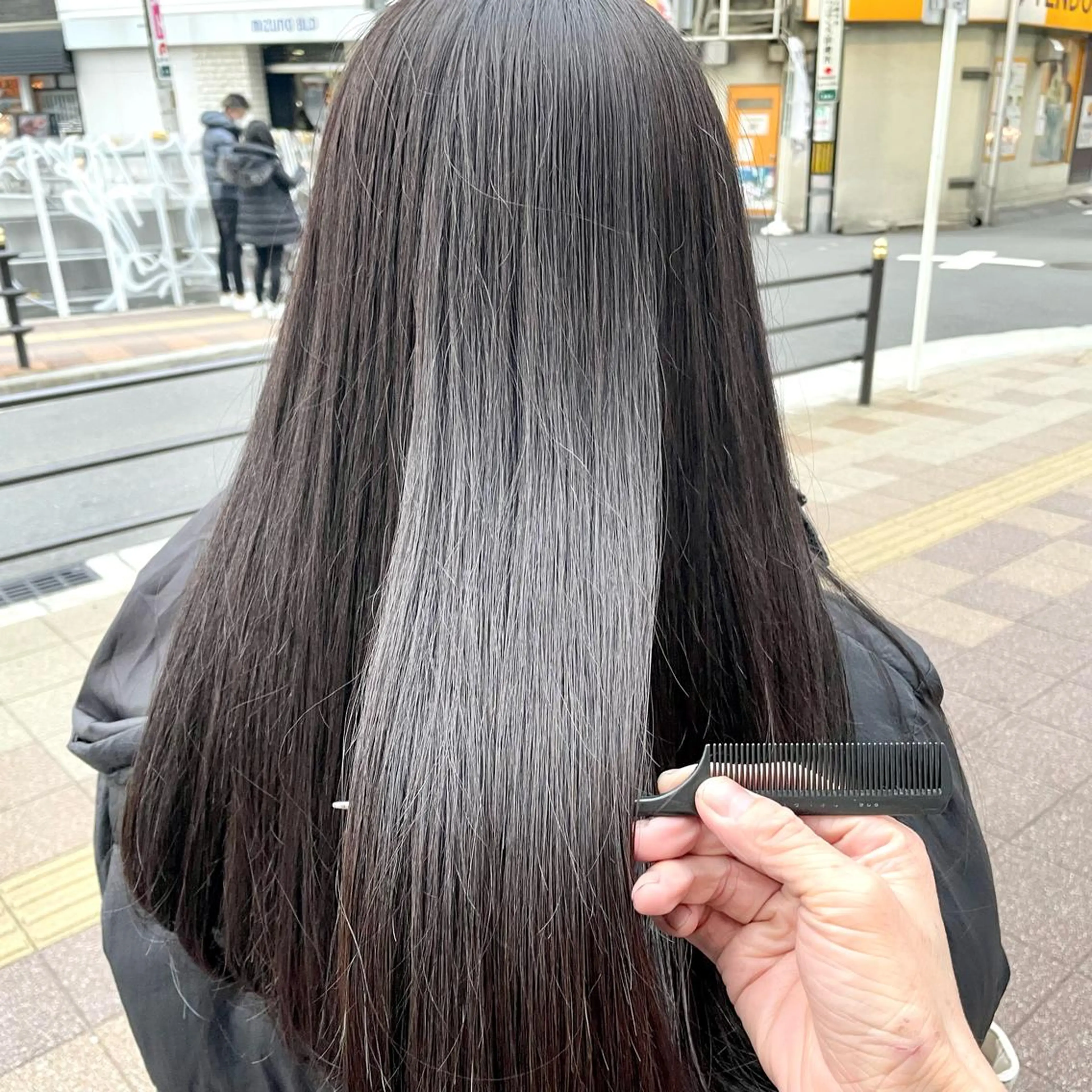 ロング カラー 肌に馴染む暗髪 梅田・増田のヘアスタイル