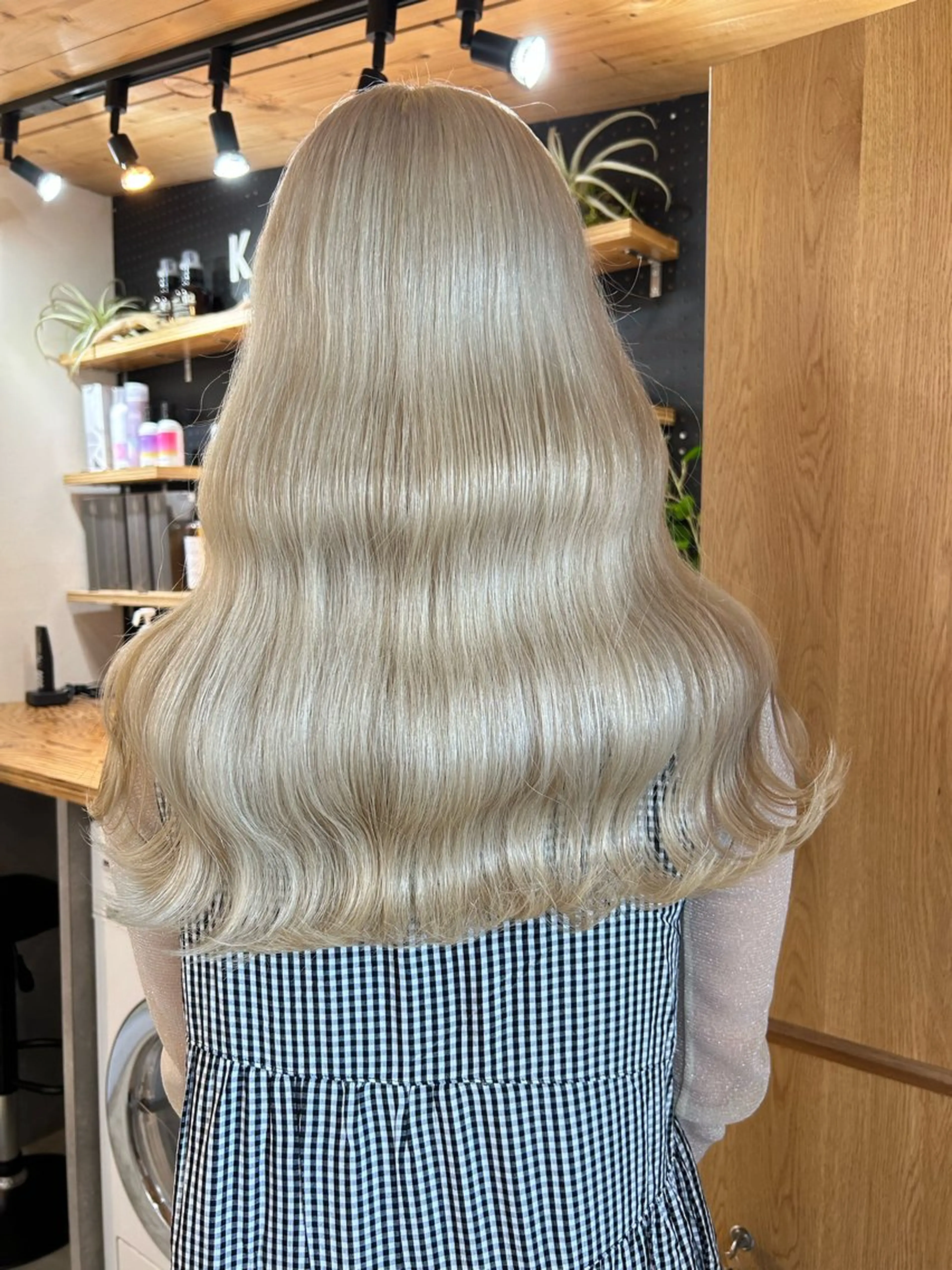 ロング カラー ブロンド ホワイトブロンド カット ヘアカラー トリートメント 🧸艶々韓国ヘア 🧁mizunaのヘアスタイル
