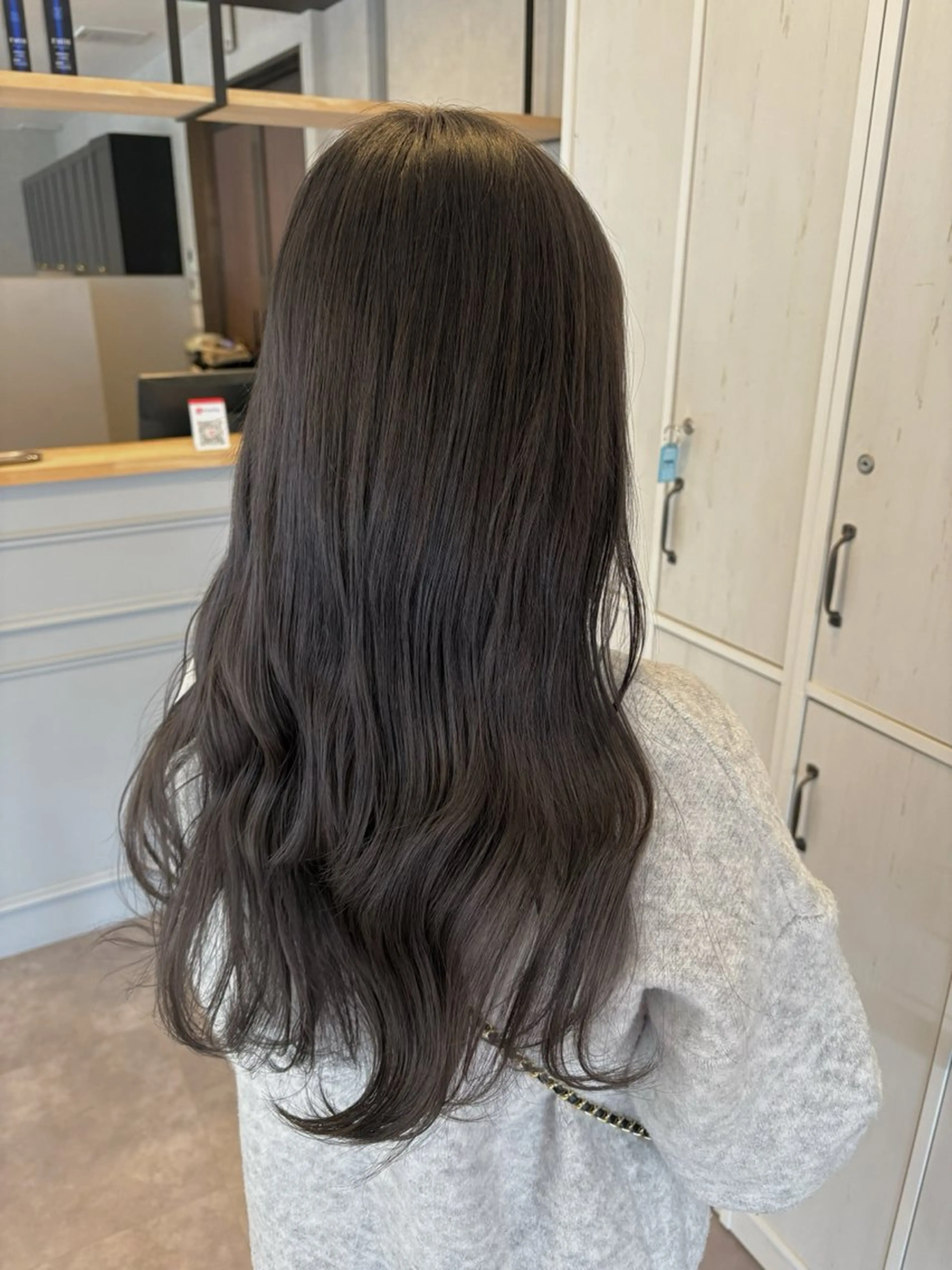 ロング ヘアカラー 西田 朋華のヘアスタイル