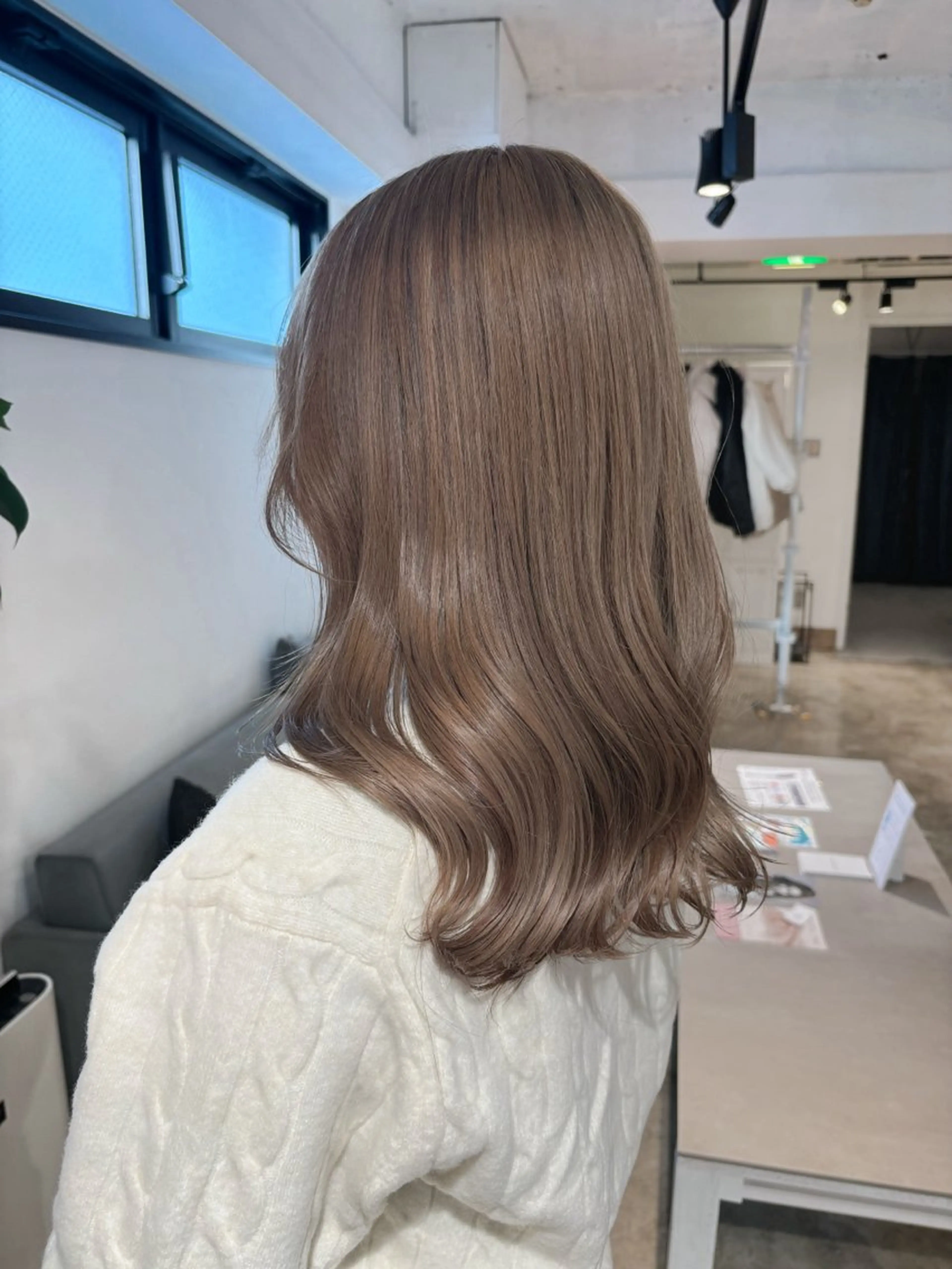 セミロング カラー ベージュカラー ブリーチ ケアブリーチ ケアカラー ダブルカラー ヘアカラー トリートメント 暖色カラー🍒 ケアブリーチ/akiのヘアスタイル