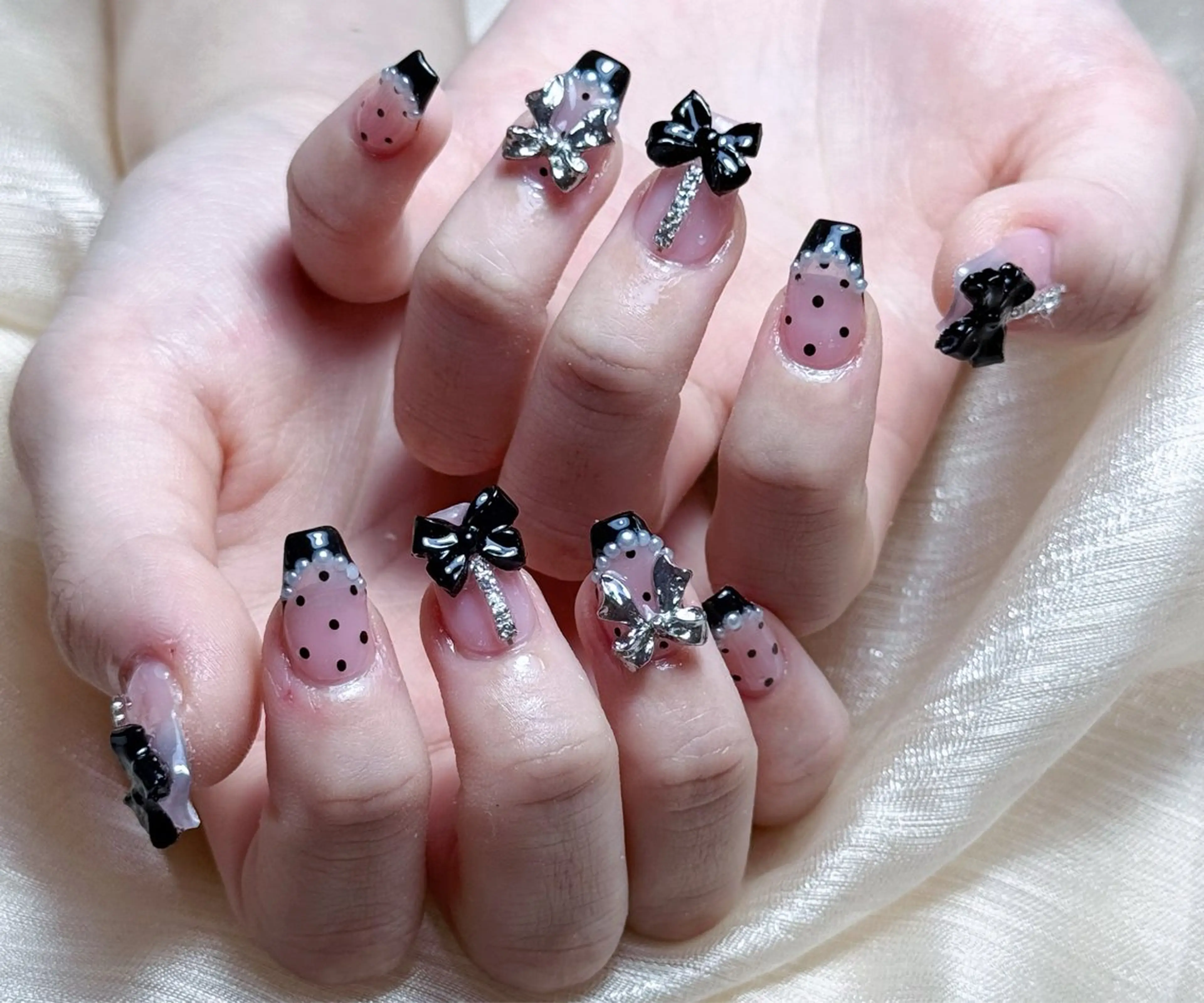 ネイル アートネイル オーロラネイル チークネイル フレンチネイル ガラスフレンチ ハンドネイル 🎀🎀YooLi Nail Salonのネイルデザイン