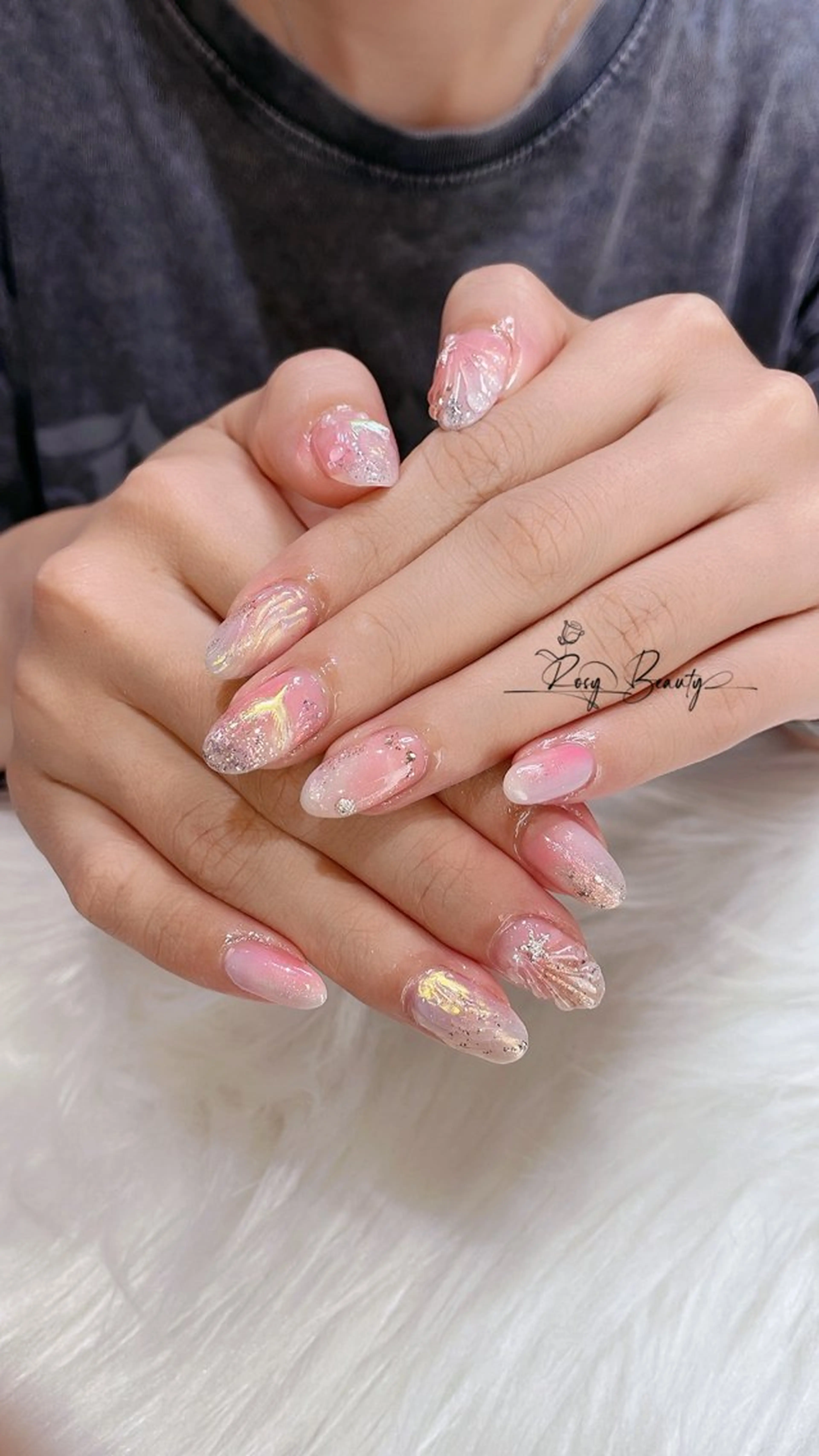 ネイル ハンドネイル RosyBeauty Salonのネイルデザイン