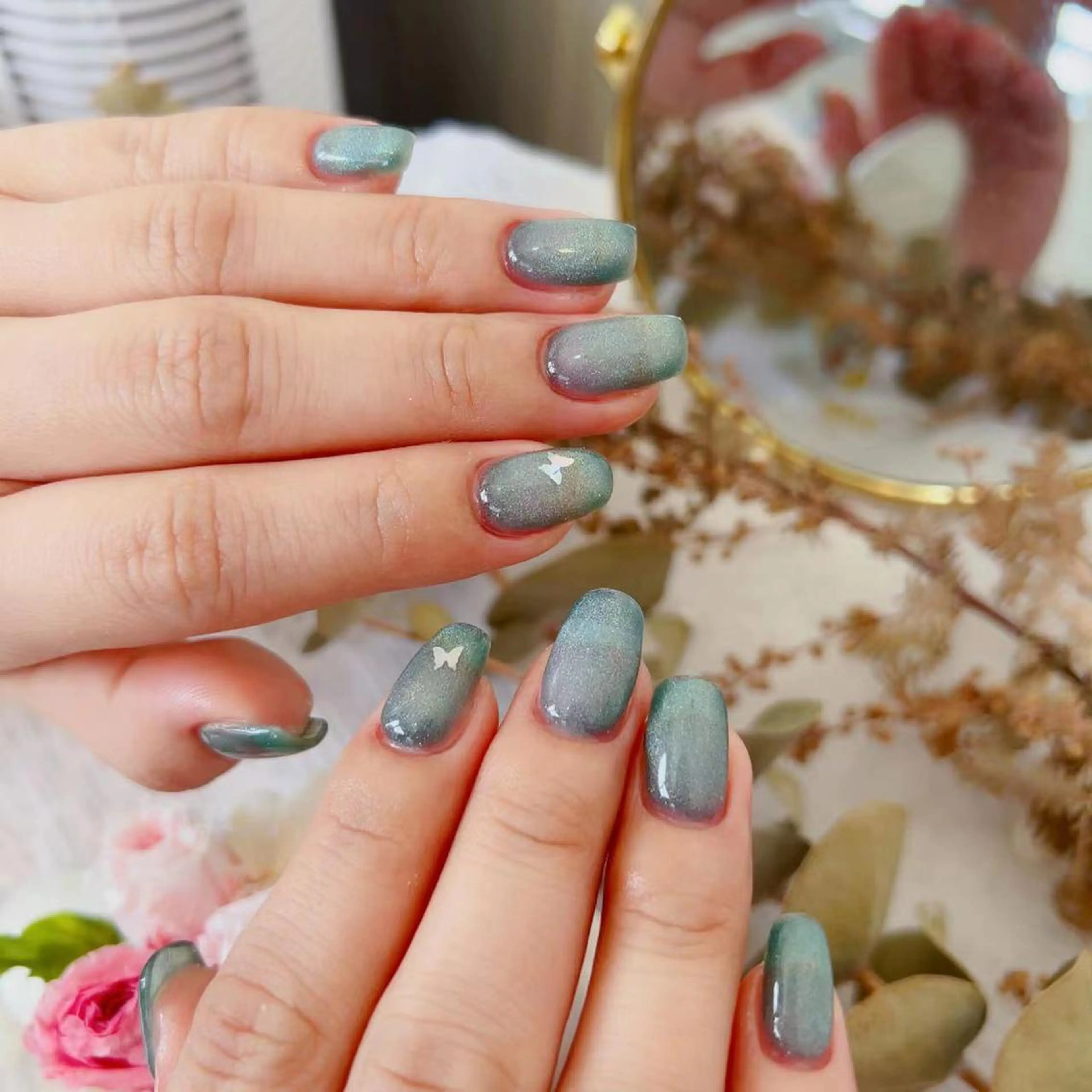 ミディアム めぐみのネイルサロン スタッフ練習のネイルデザイン