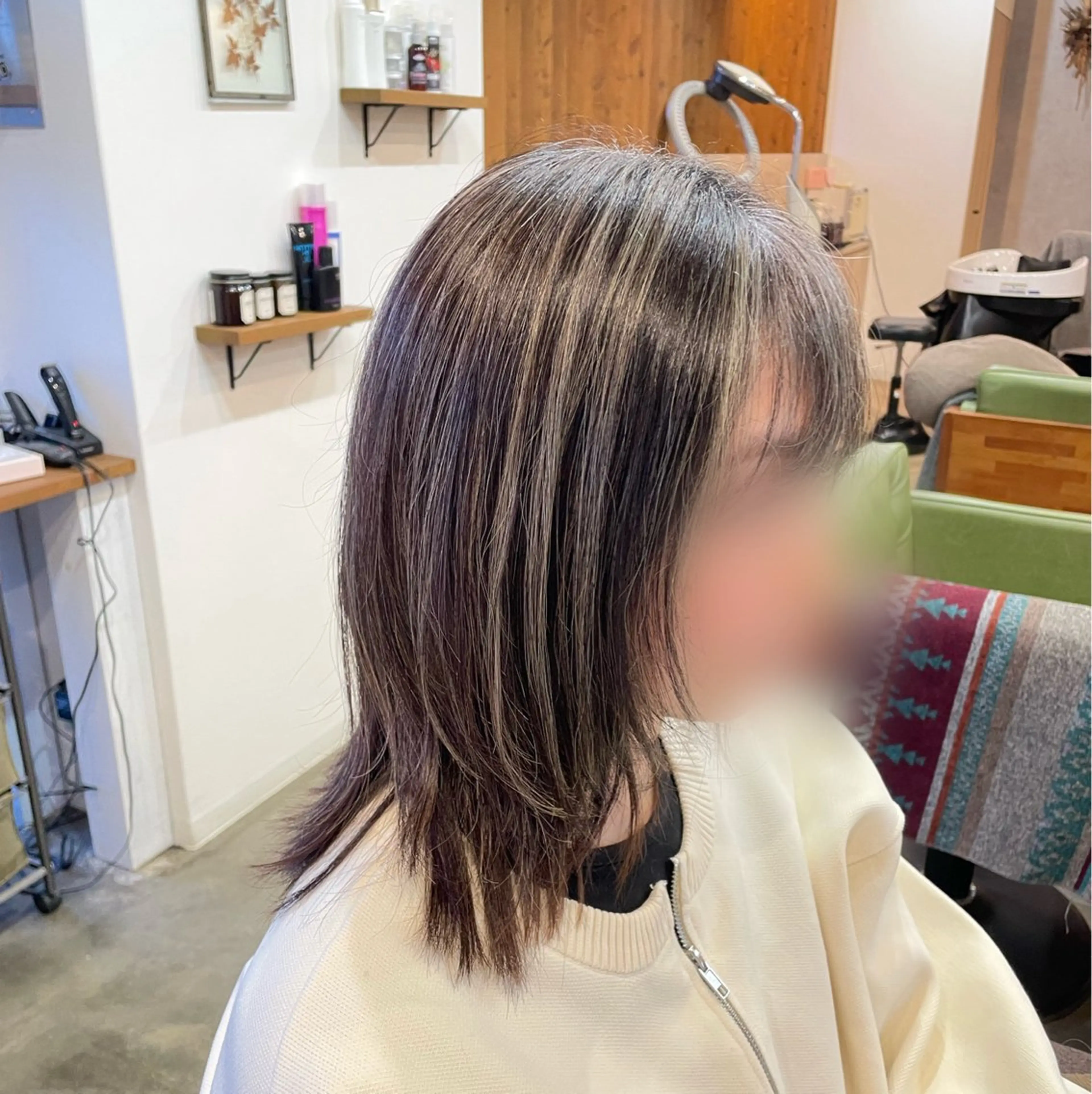 ミディアム レイヤーカット カット サイトウ アヤナのヘアスタイル