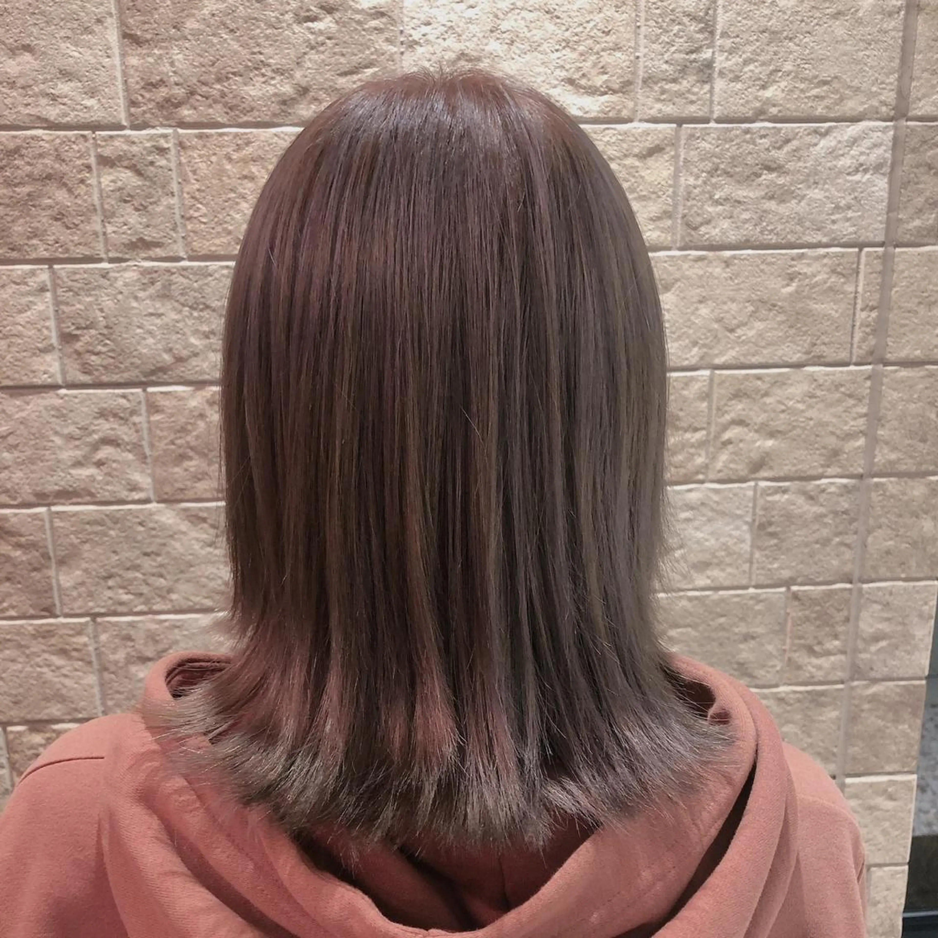 ミディアム 中谷 明日香のヘアスタイル