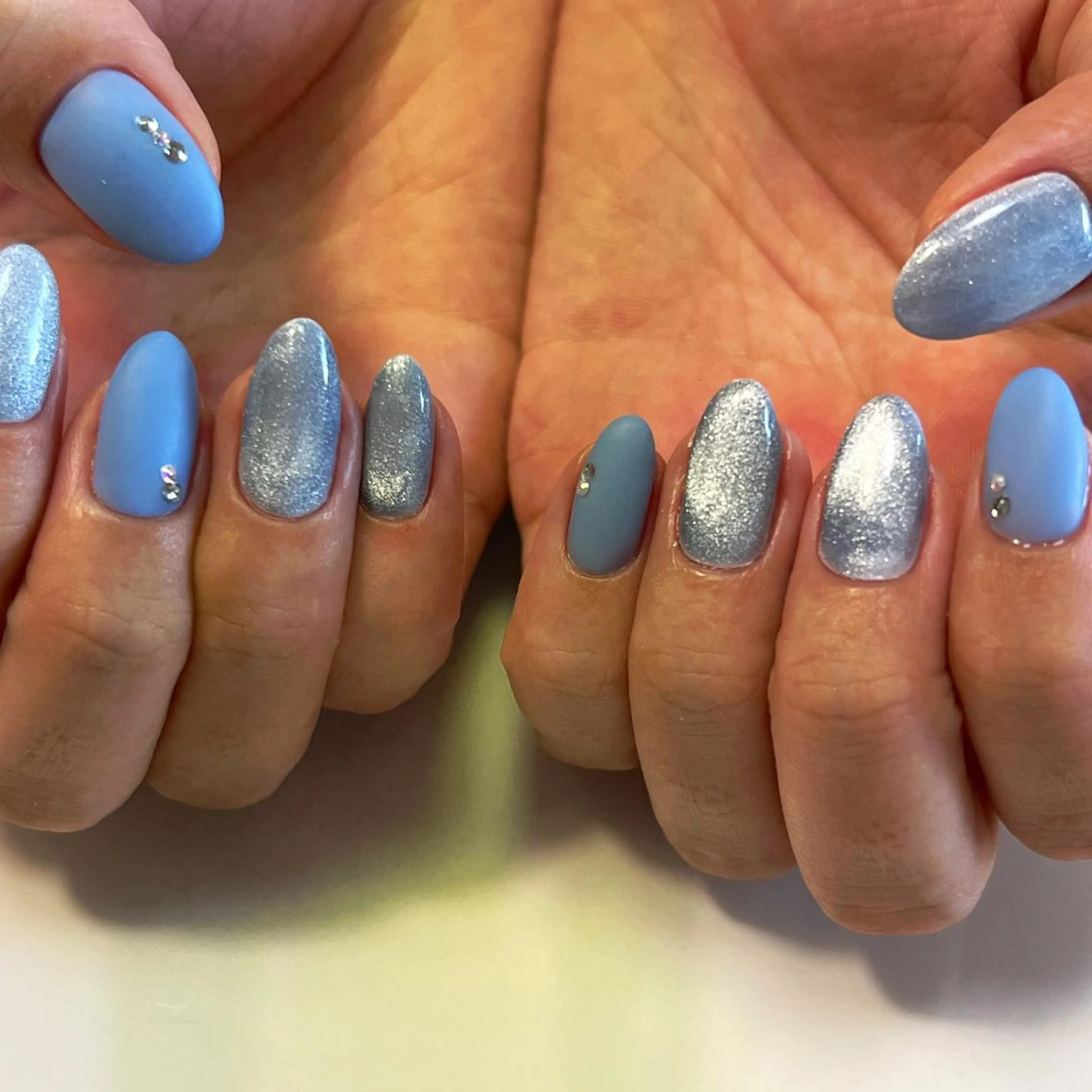 ネイル ブルー マグネットネイル マットネイル 武藤 茉紀のネイルデザイン