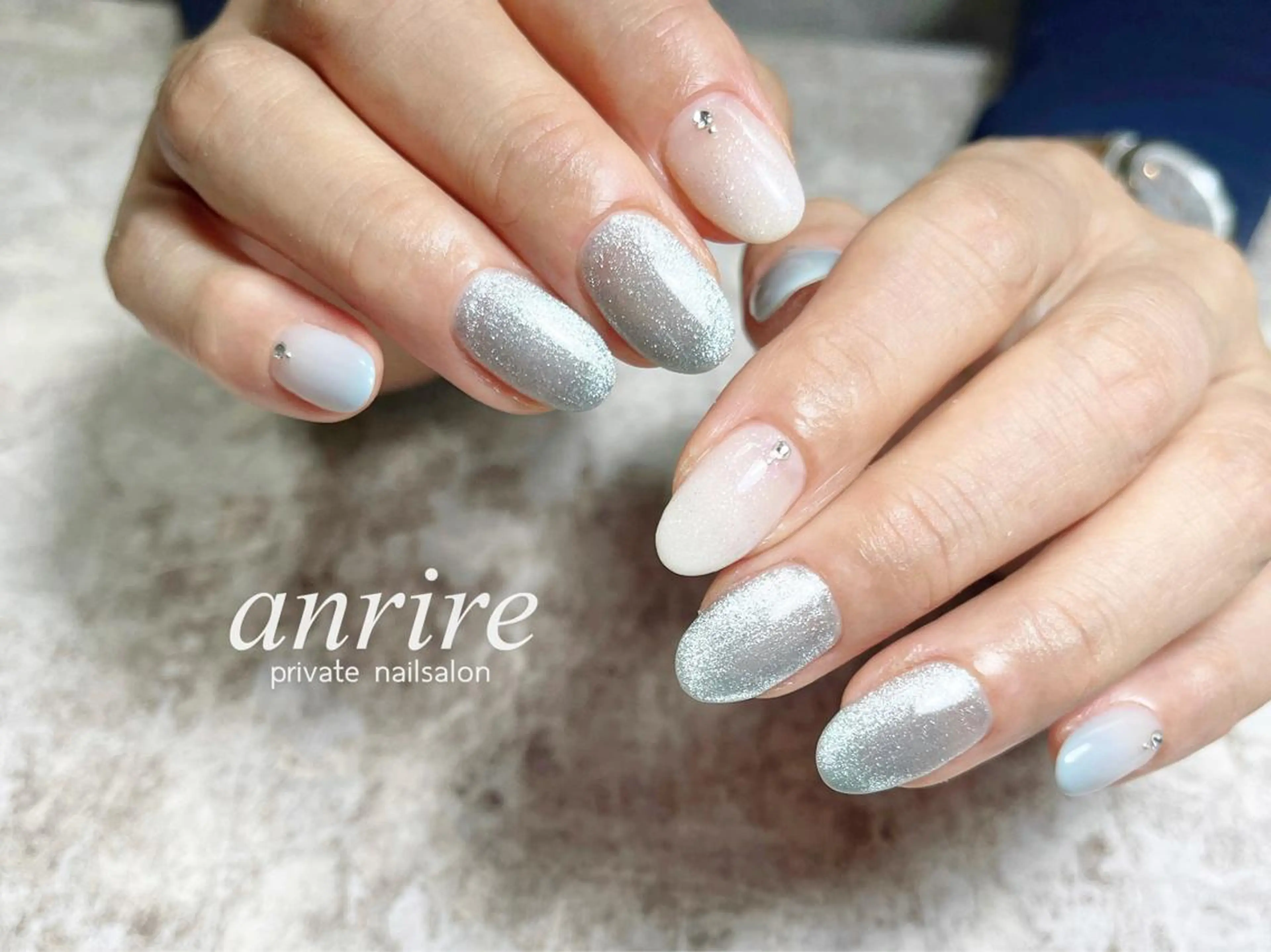 ネイル ブルー ジェルネイル グラデーション キラキラネイル マグネットネイル ハンドネイル nailsalon anrireのネイルデザイン