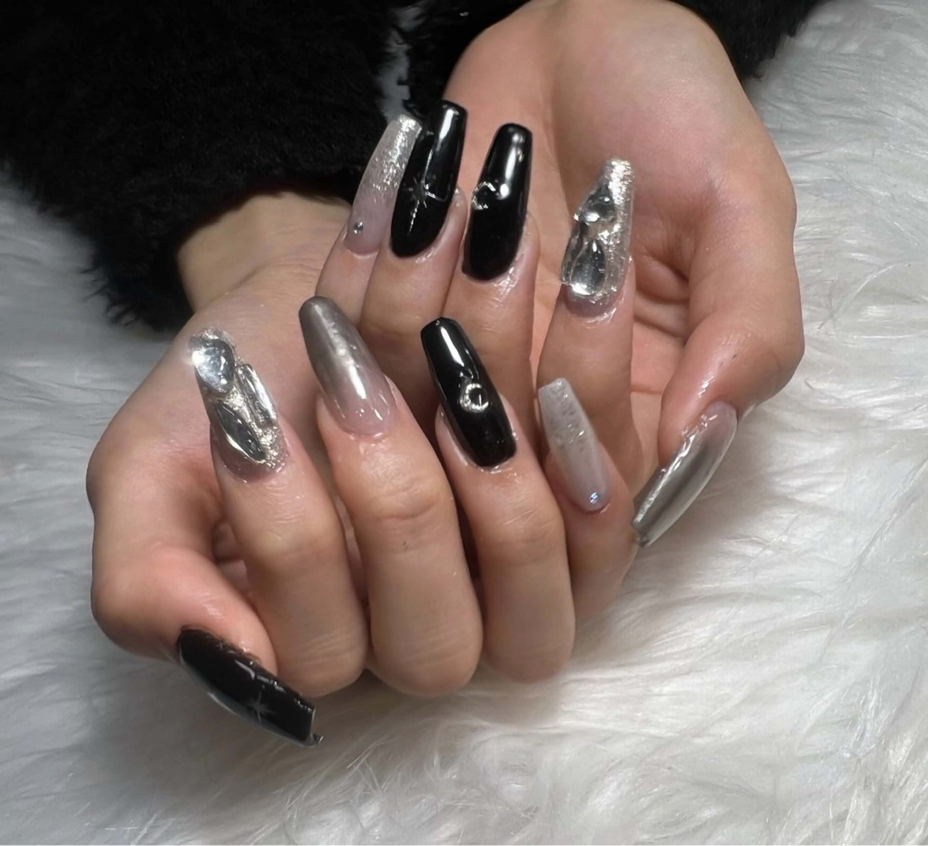 ネイル ミラーネイル Ruana Nailのネイルデザイン