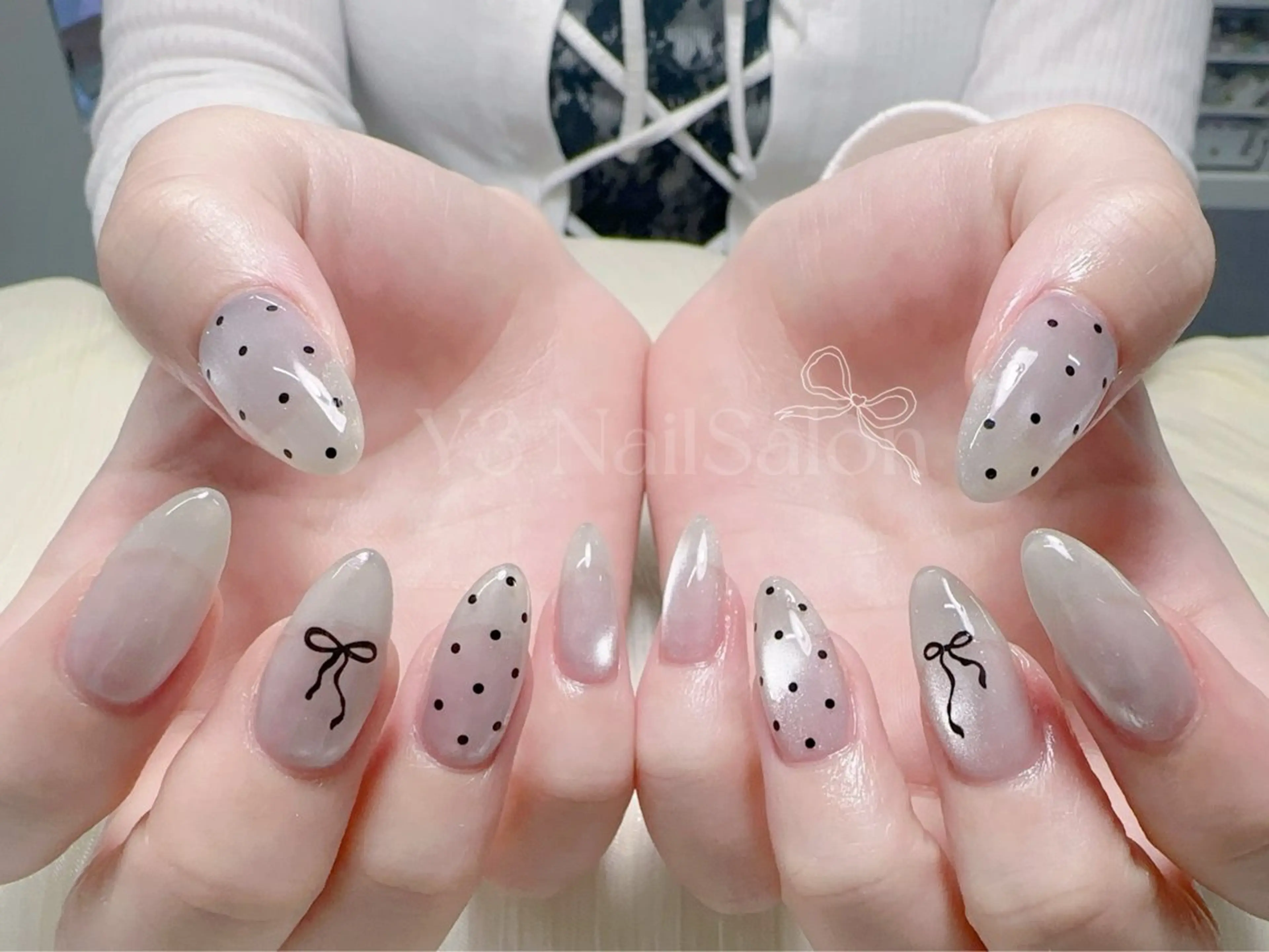 ネイル ドット ガーリー 韓国ネイル リボン ワンホンネイル ハンドネイル Y3 NailSalonのネイルデザイン