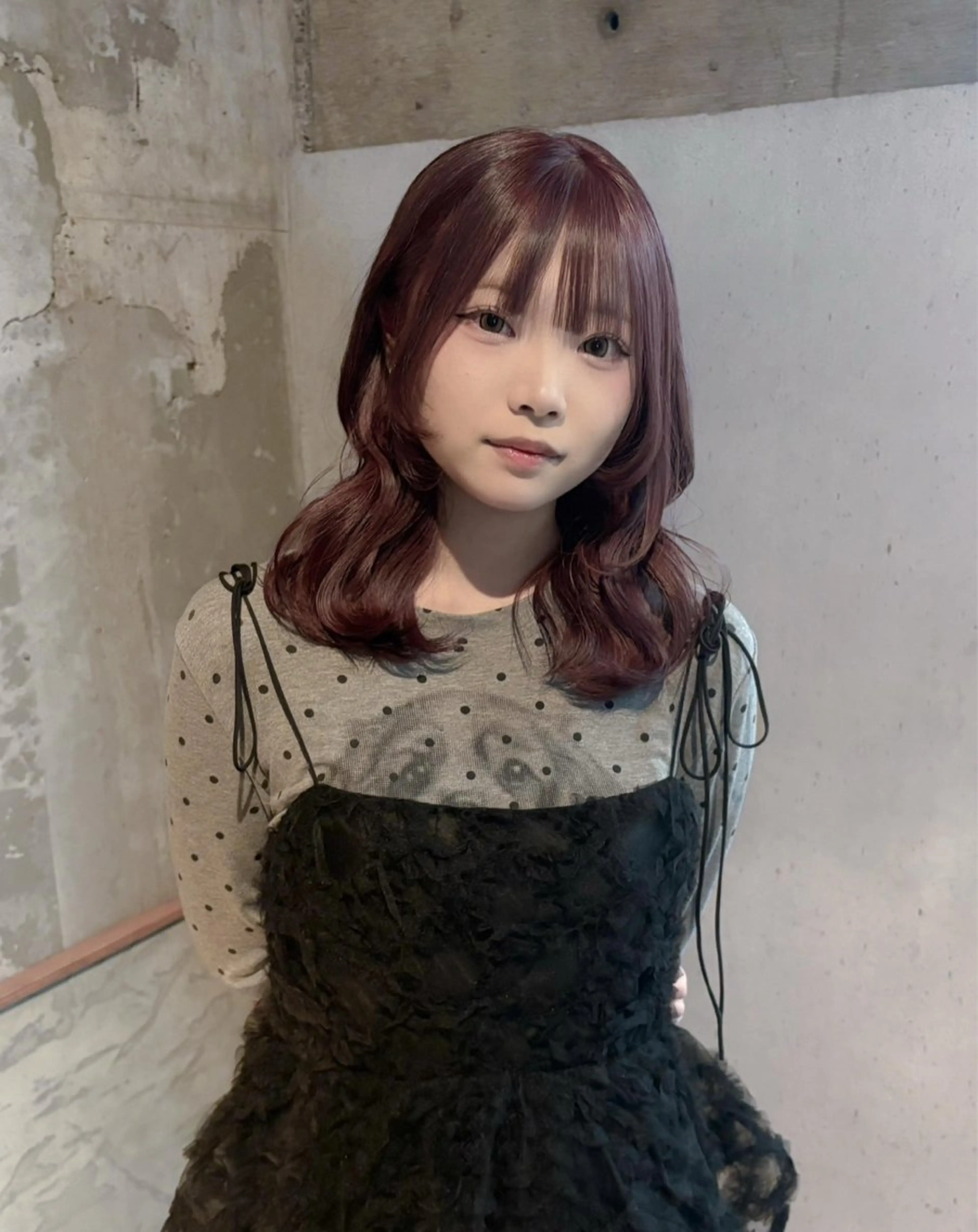 ロング カラー ベージュカラー ピンクカラー ピンクベージュ ヘアカラー トリートメント 【sica】 チナのヘアスタイル