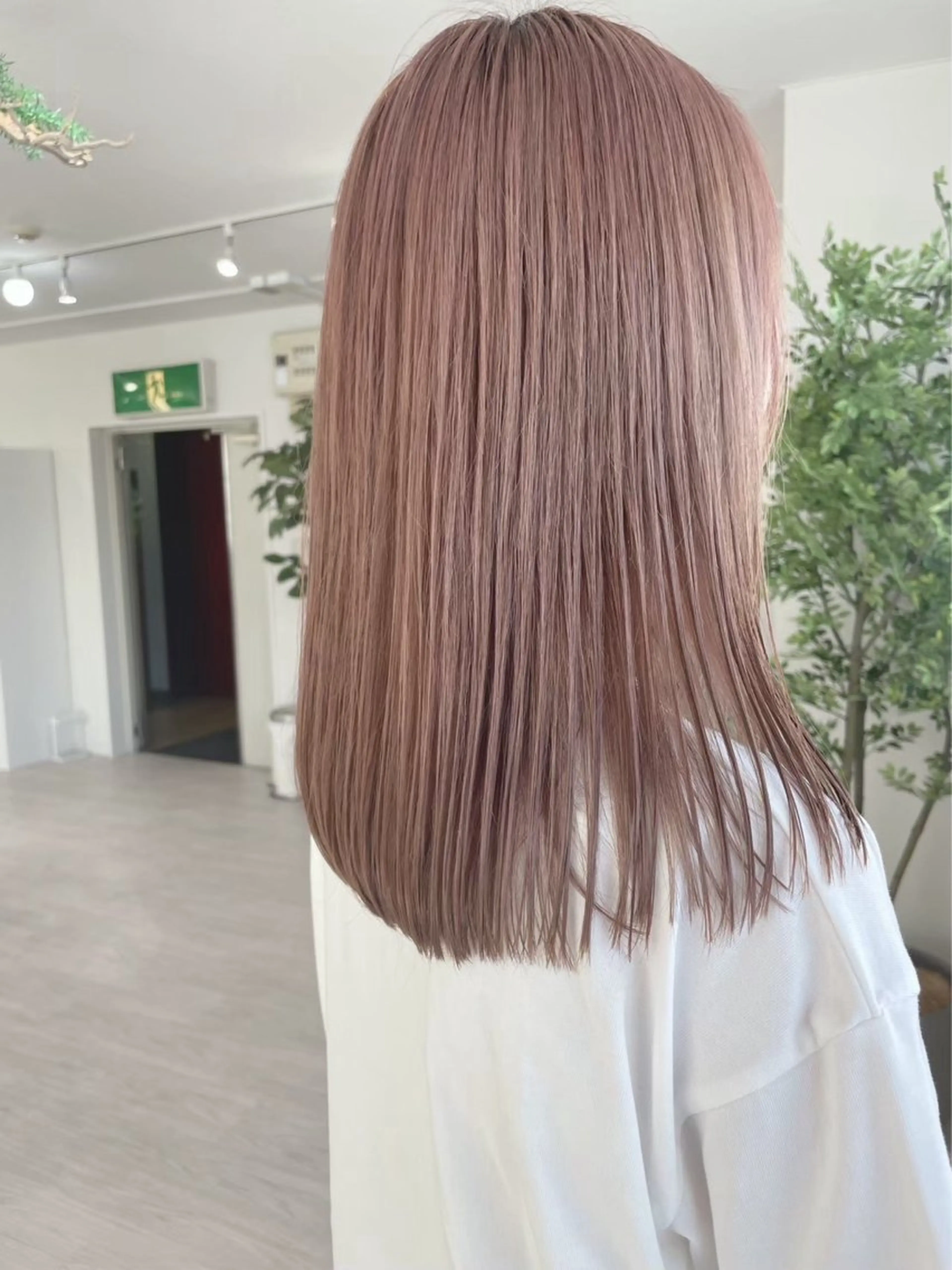 セミロング カラー ベージュカラー ピンクカラー ピンクベージュ SHOEI 【nero】のヘアスタイル