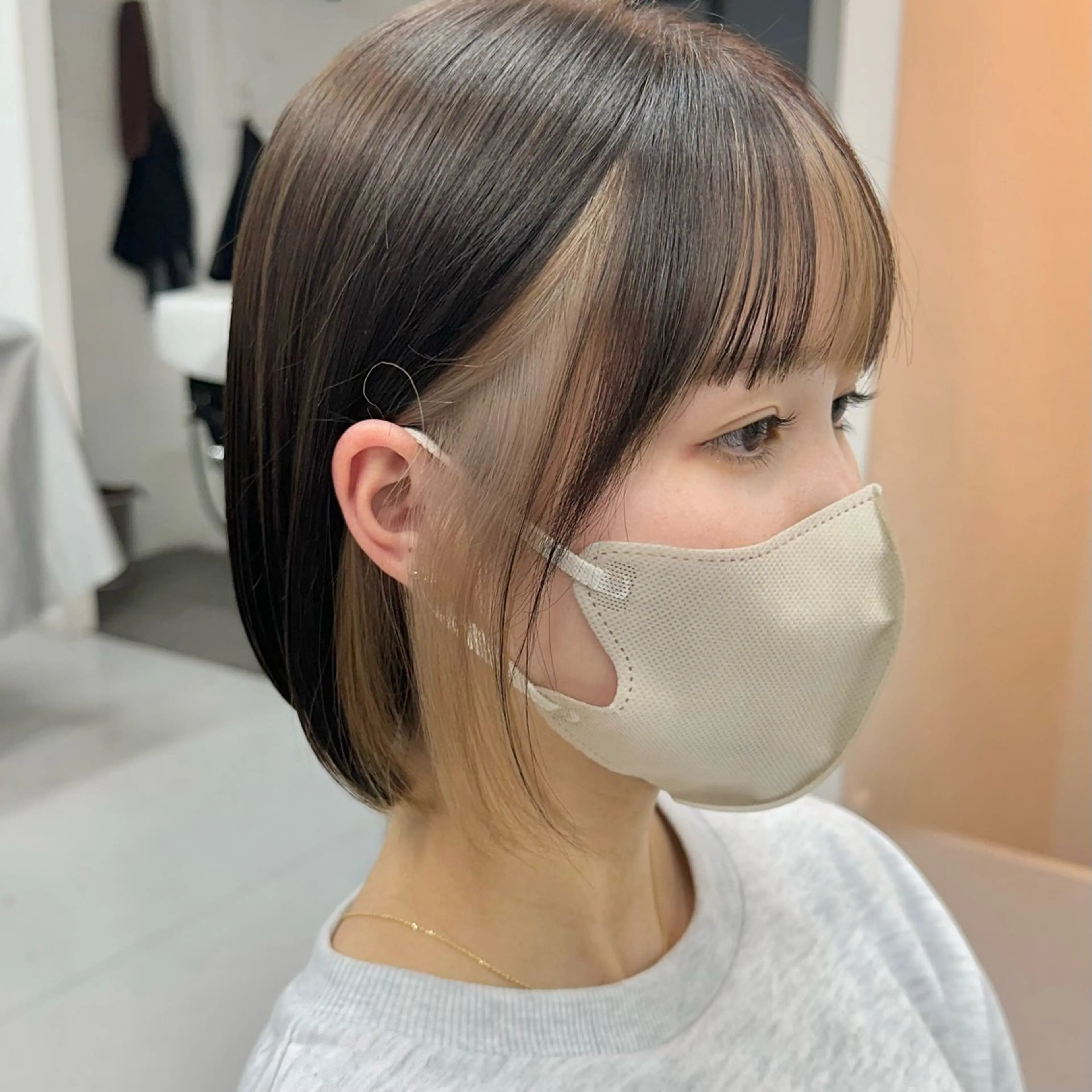 ショート カラー ベージュカラー デザインカラー インナーカラー ボブ カット ヘアカラー トリートメント インナーカラー/レイ ヤーカット♡/マキシのヘアスタイル
