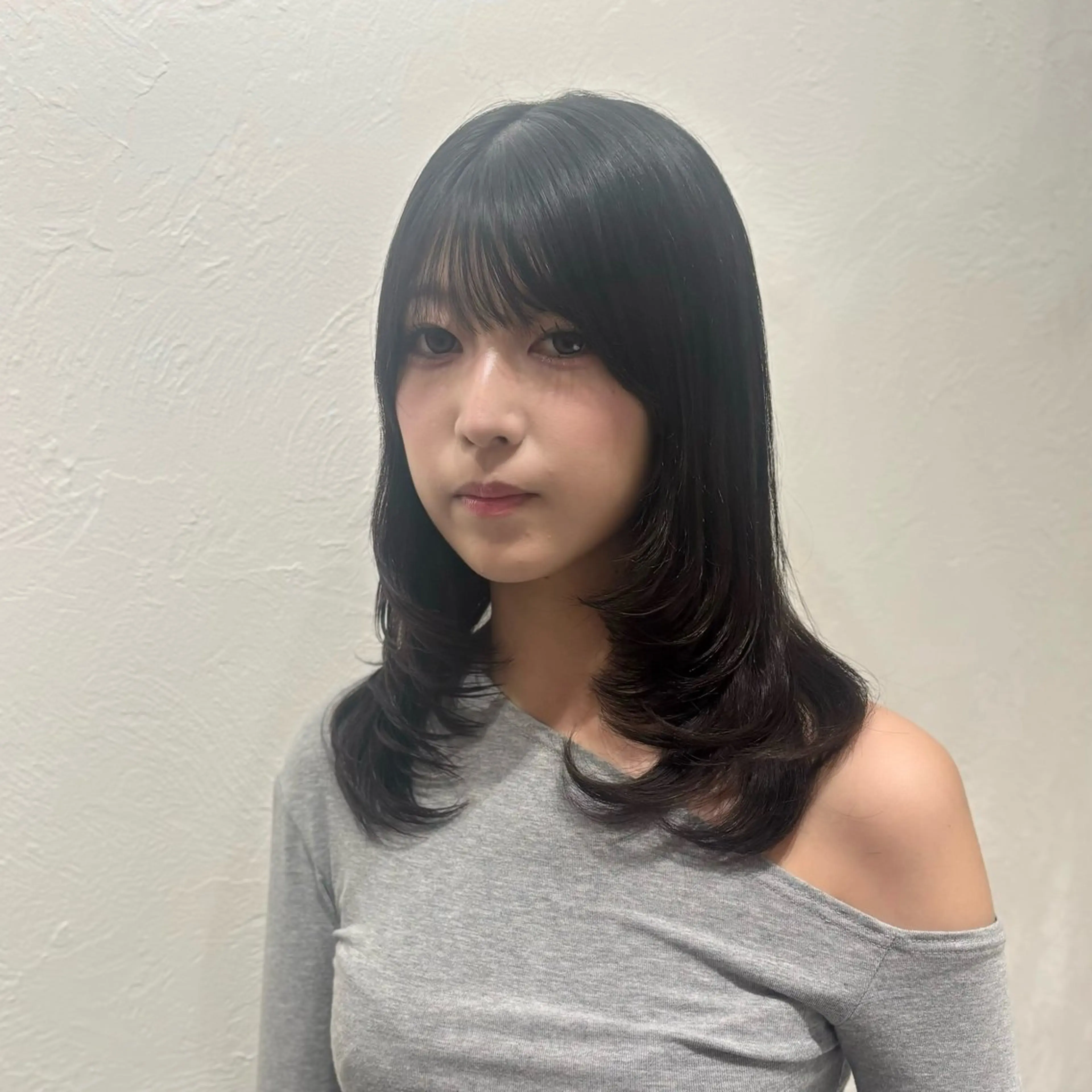 ミディアム 美容室ORIKA AI レイヤーカットのヘアスタイル