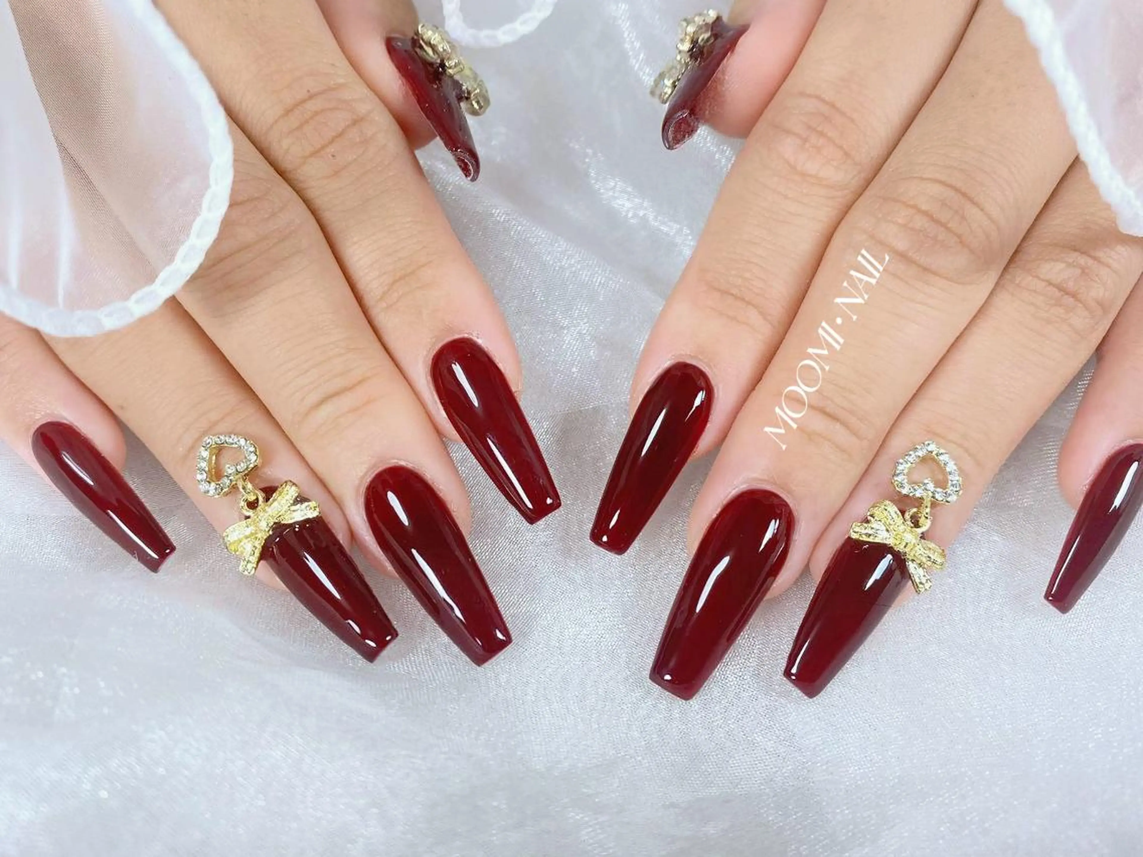 ネイル 長さ出し フレンチネイル ジェルネイル ガラスフレンチ 韓国ネイル ハンドネイル moomi nail スカルプ専門のネイルデザイン