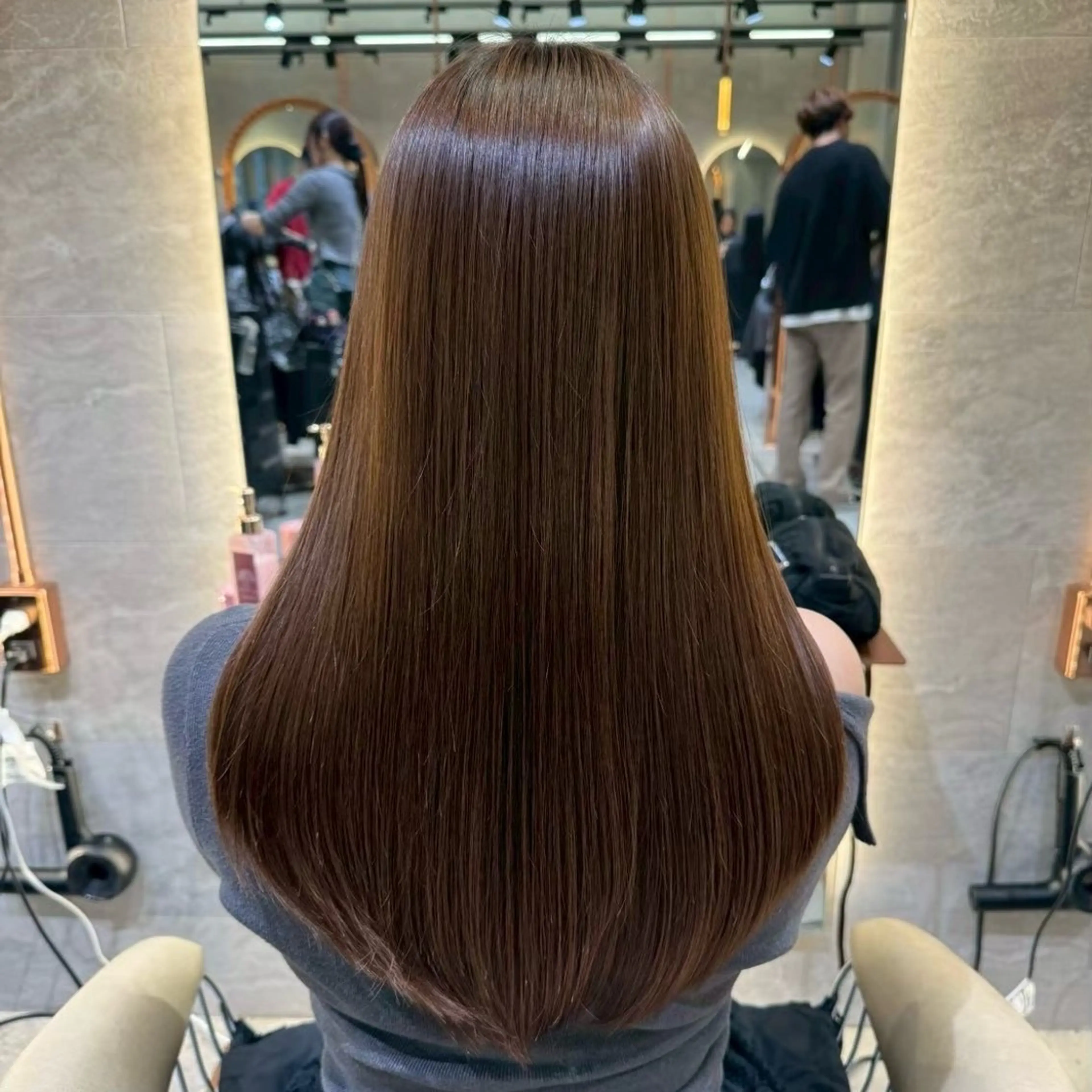 amane🎀🐇⸒ 艶カラー｜縮毛矯正のヘアスタイル