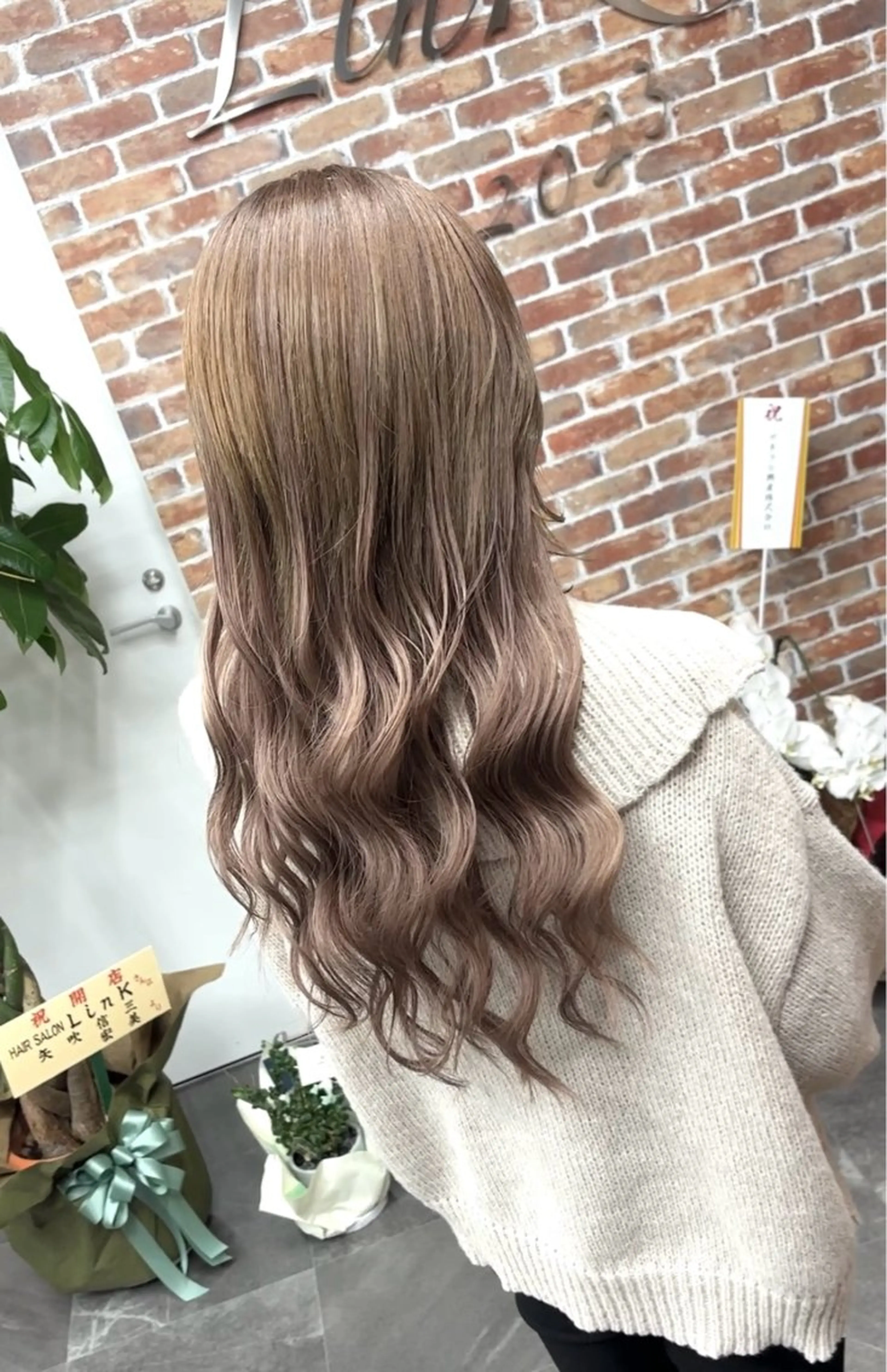ロング カラー エクステ カット ヘアカラー ギャルの革命児 秀斗のヘアスタイル