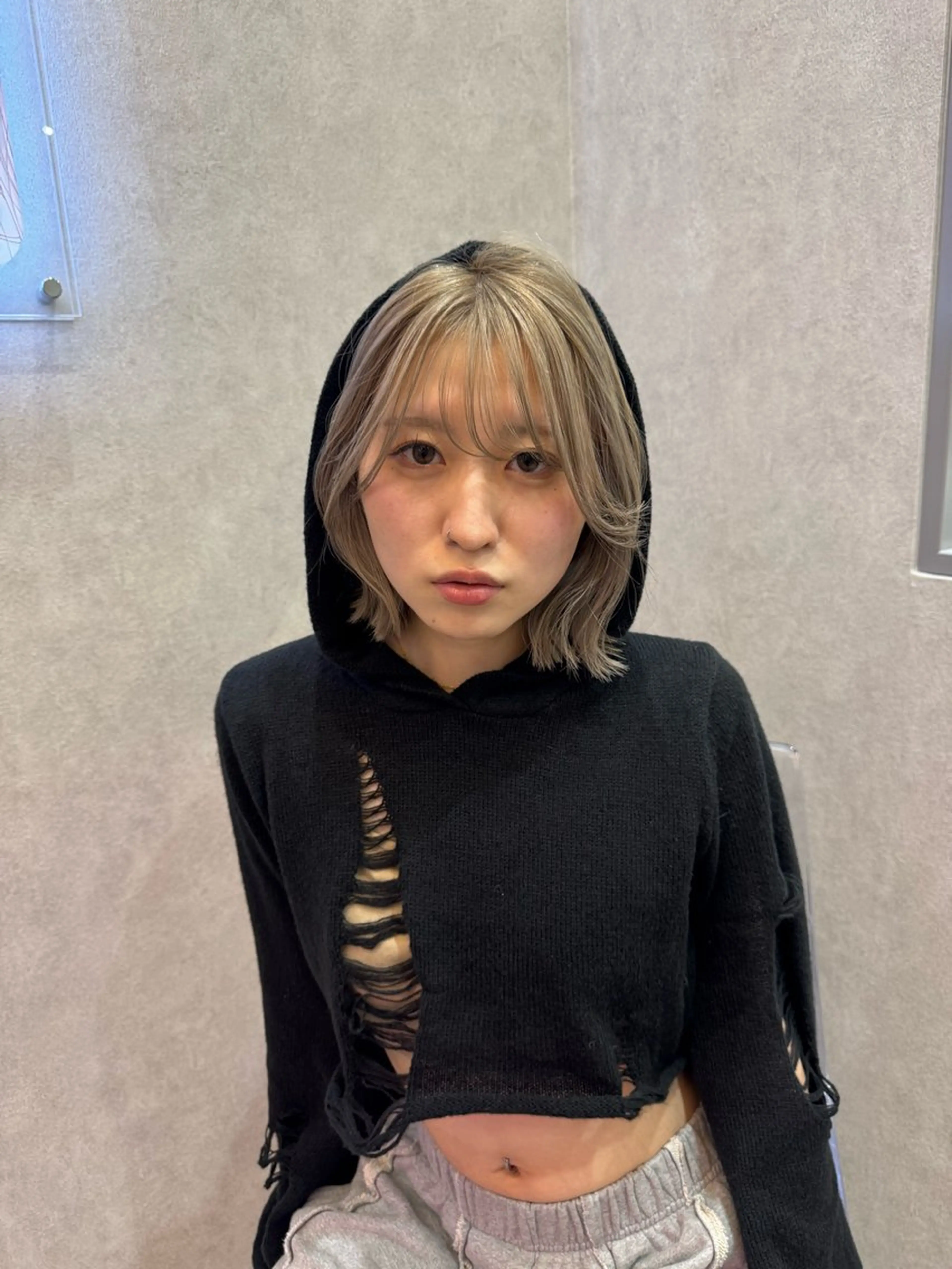 ショート カラー ヘアアレンジ karin ボブハイトーンのヘアスタイル