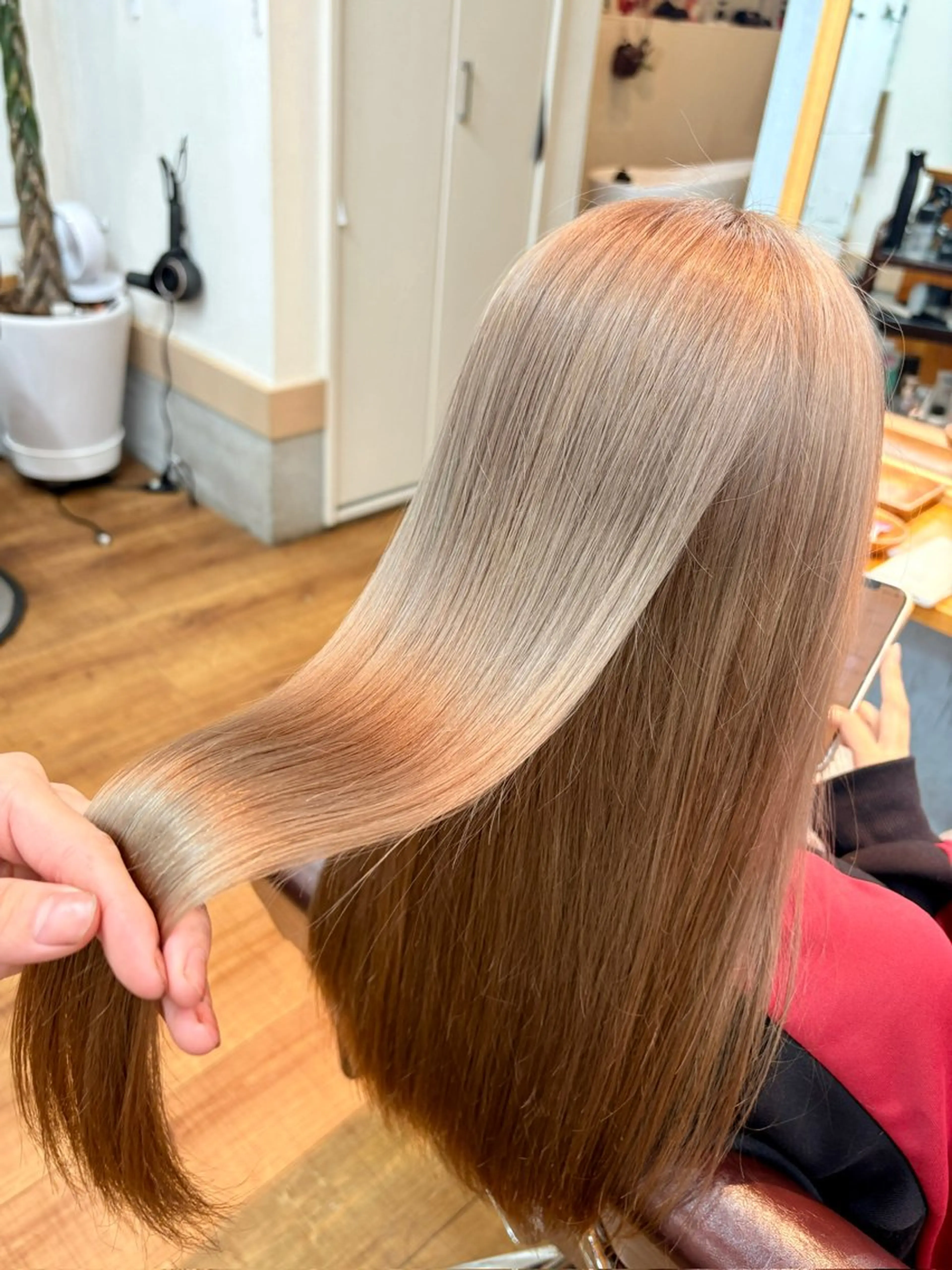 【ご新規様限定メニュー✨️】ブリーチリタッチ+ワンカラー+高濃度トリートメントの写真