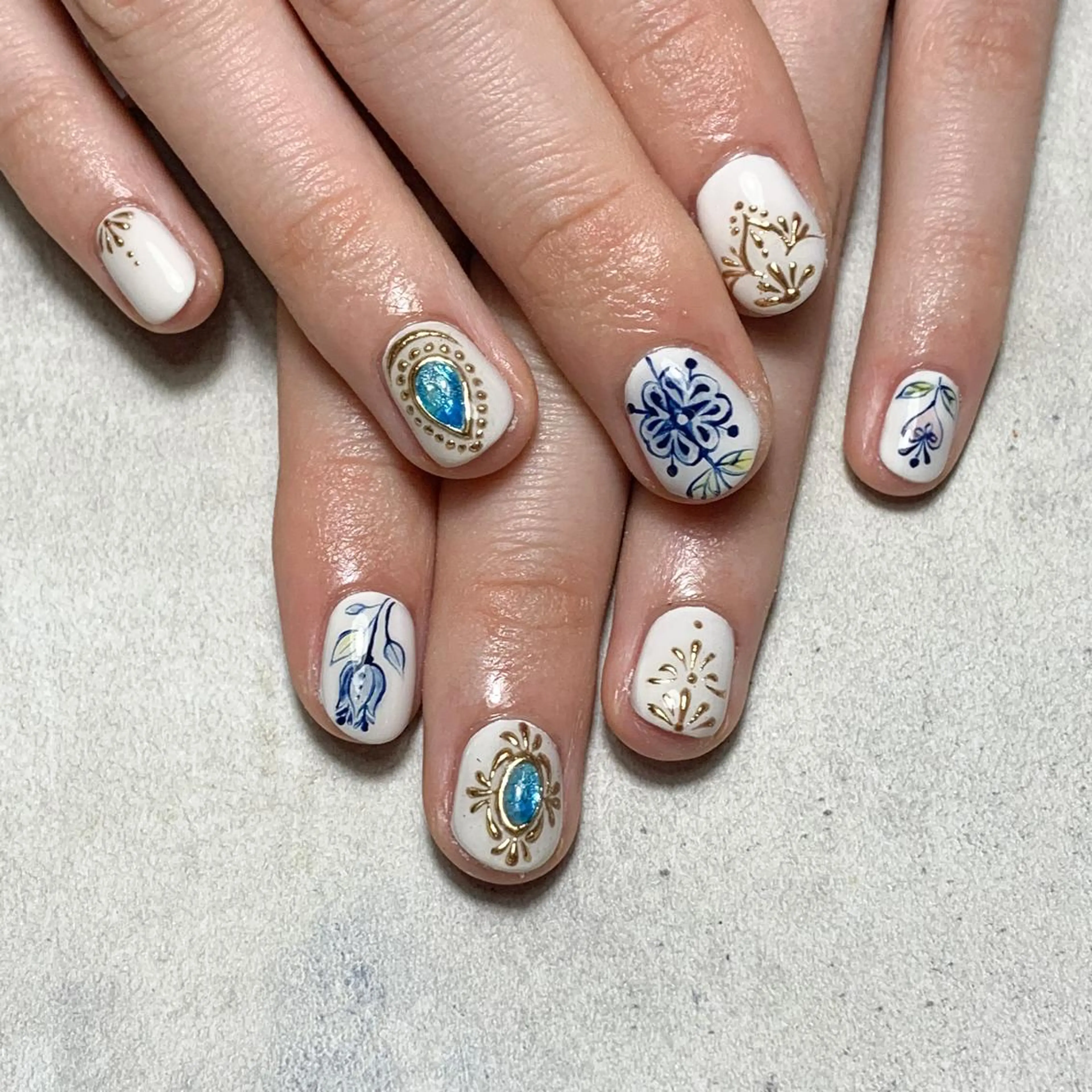 ネイル ハンドネイル FIORITURA aiのネイルデザイン