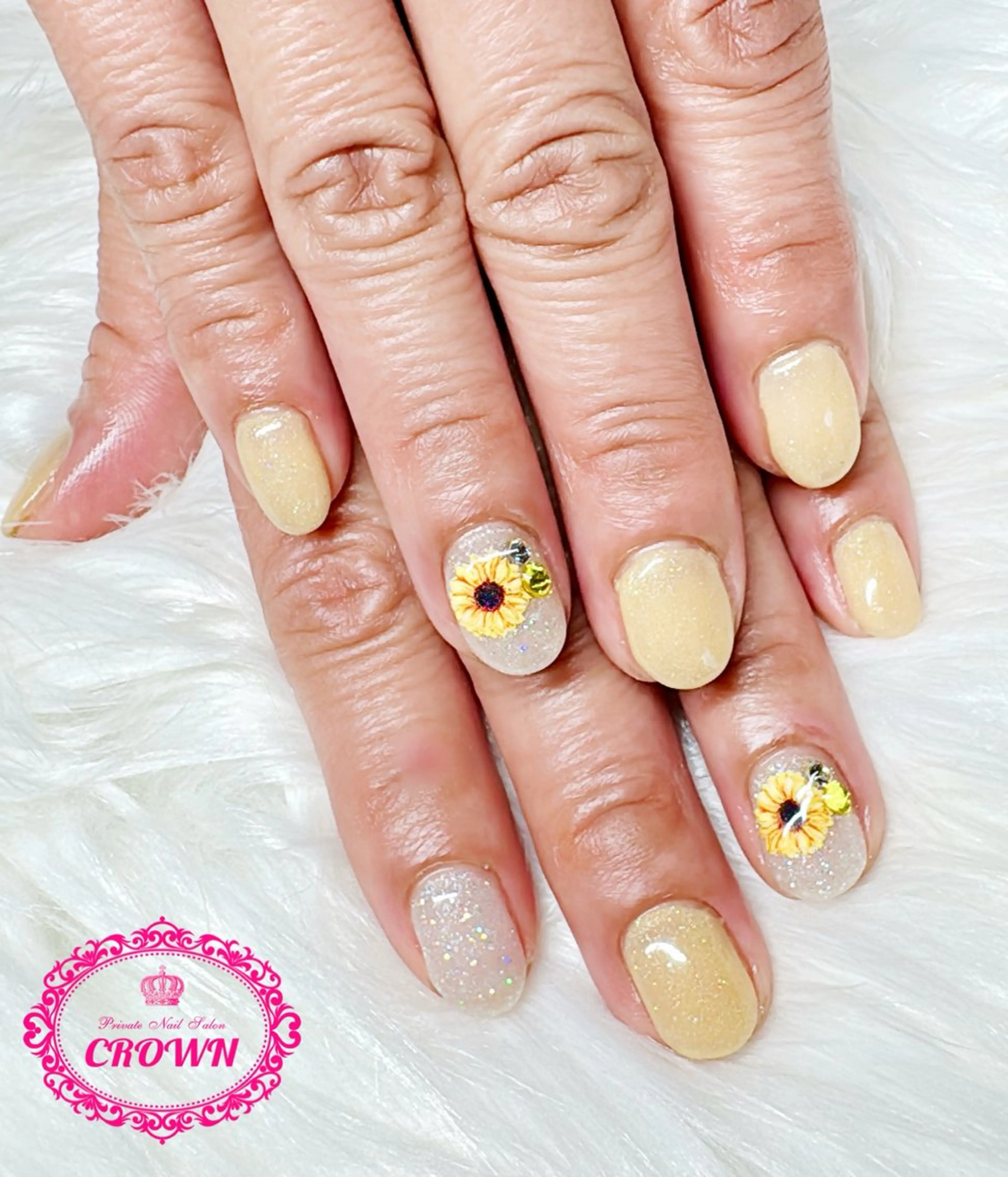 ネイル CROWN プライベートサロンのネイルデザイン