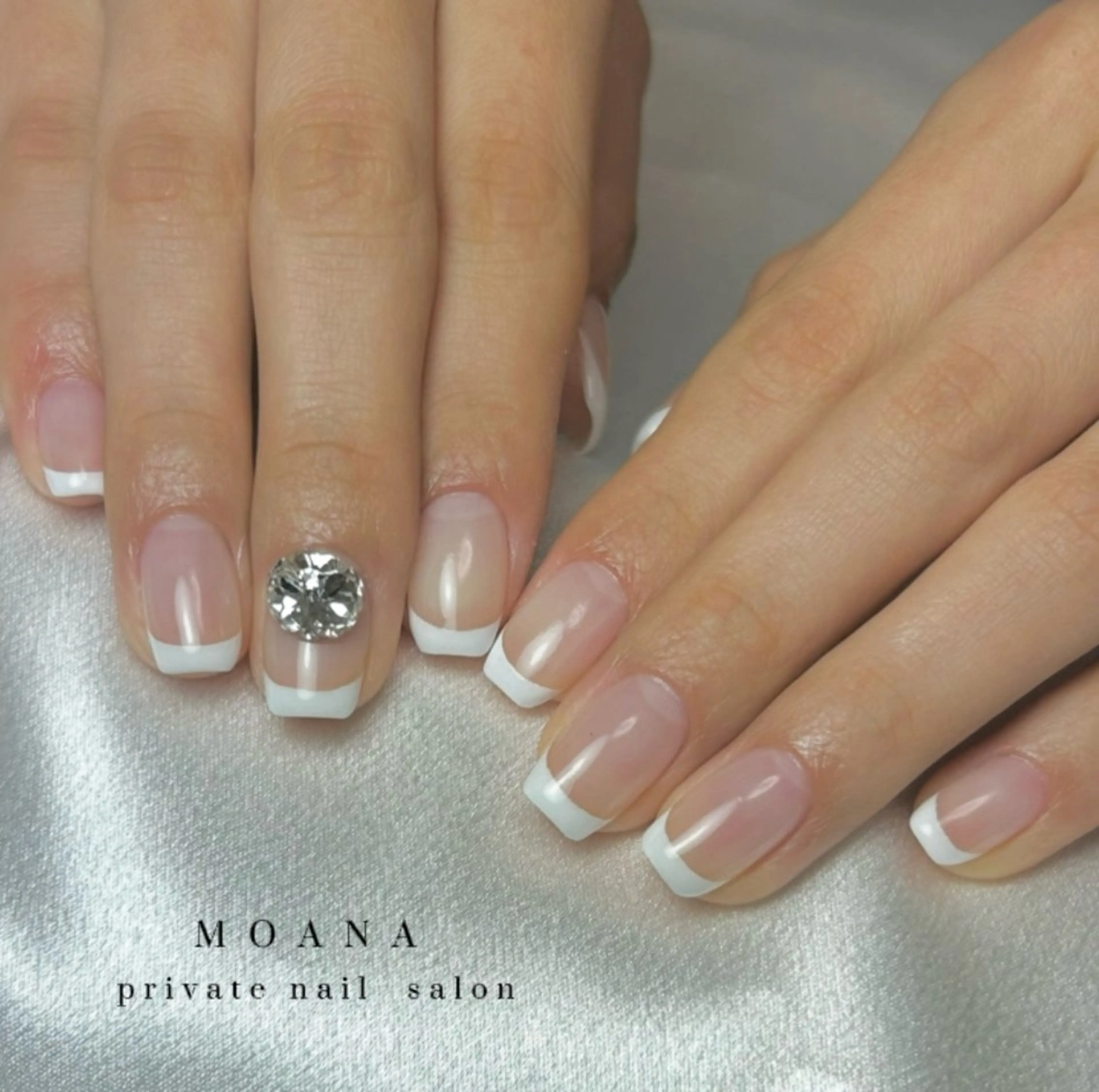 ハンドネイル🤍フレンチ（オフ込み）の写真