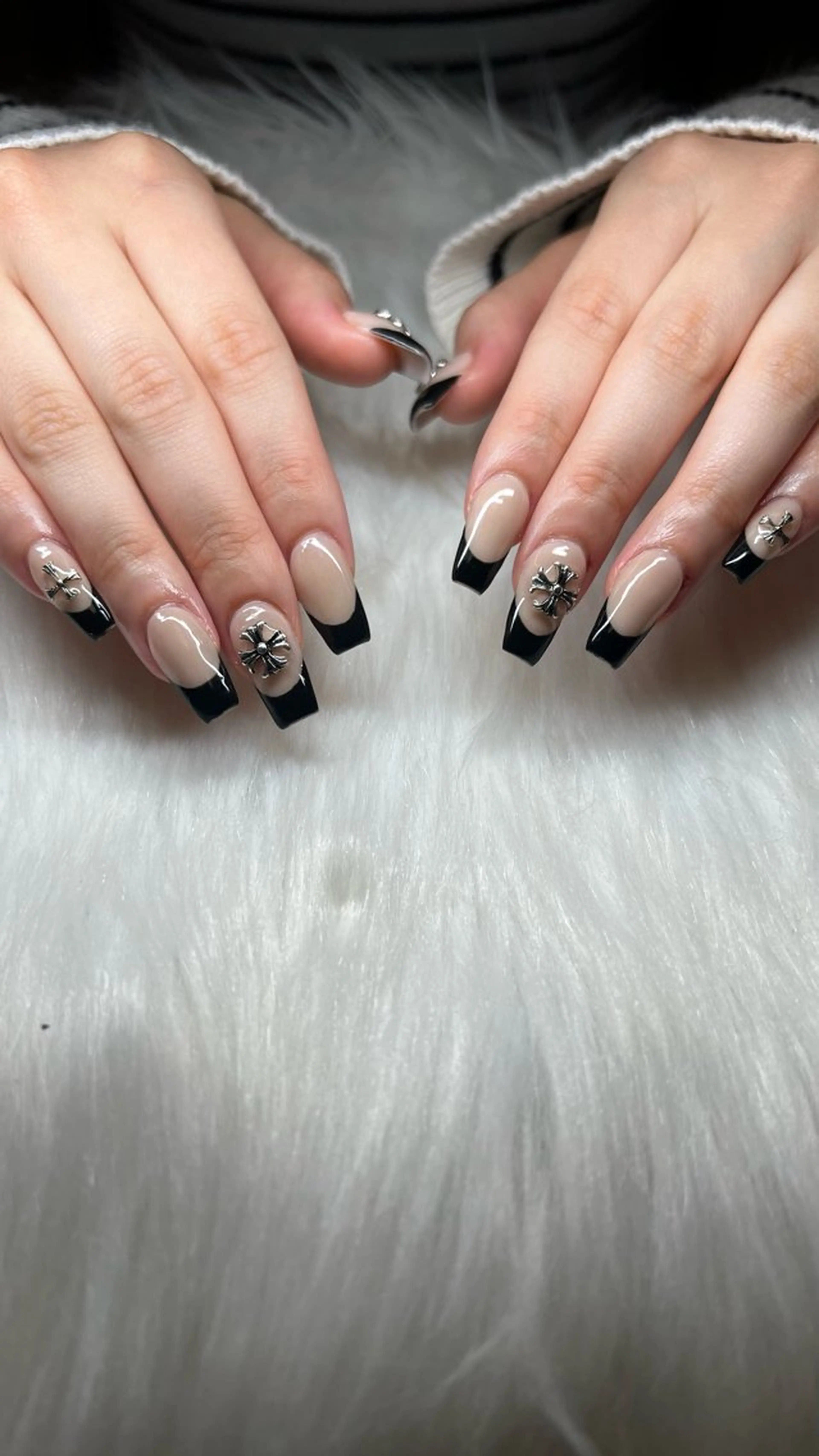 ネイル フレンチネイル 𝐧𝐚𝐢𝐥 𝐌𝐢𝐖𝐢𝐢のネイルデザイン