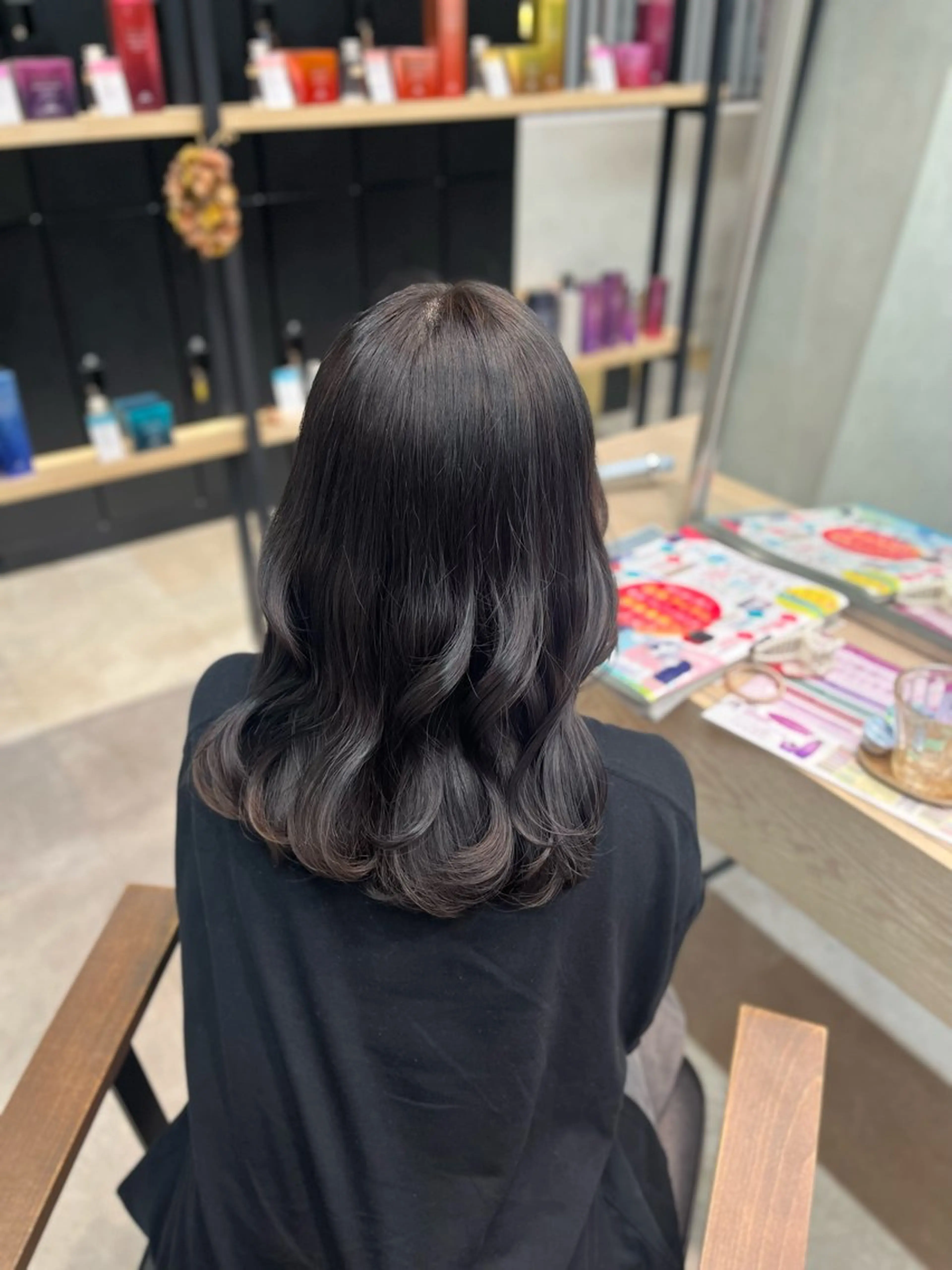 ミディアム 𝑴𝑰𝑨🎀赤髪 /ピンク/髪質改善のヘアスタイル