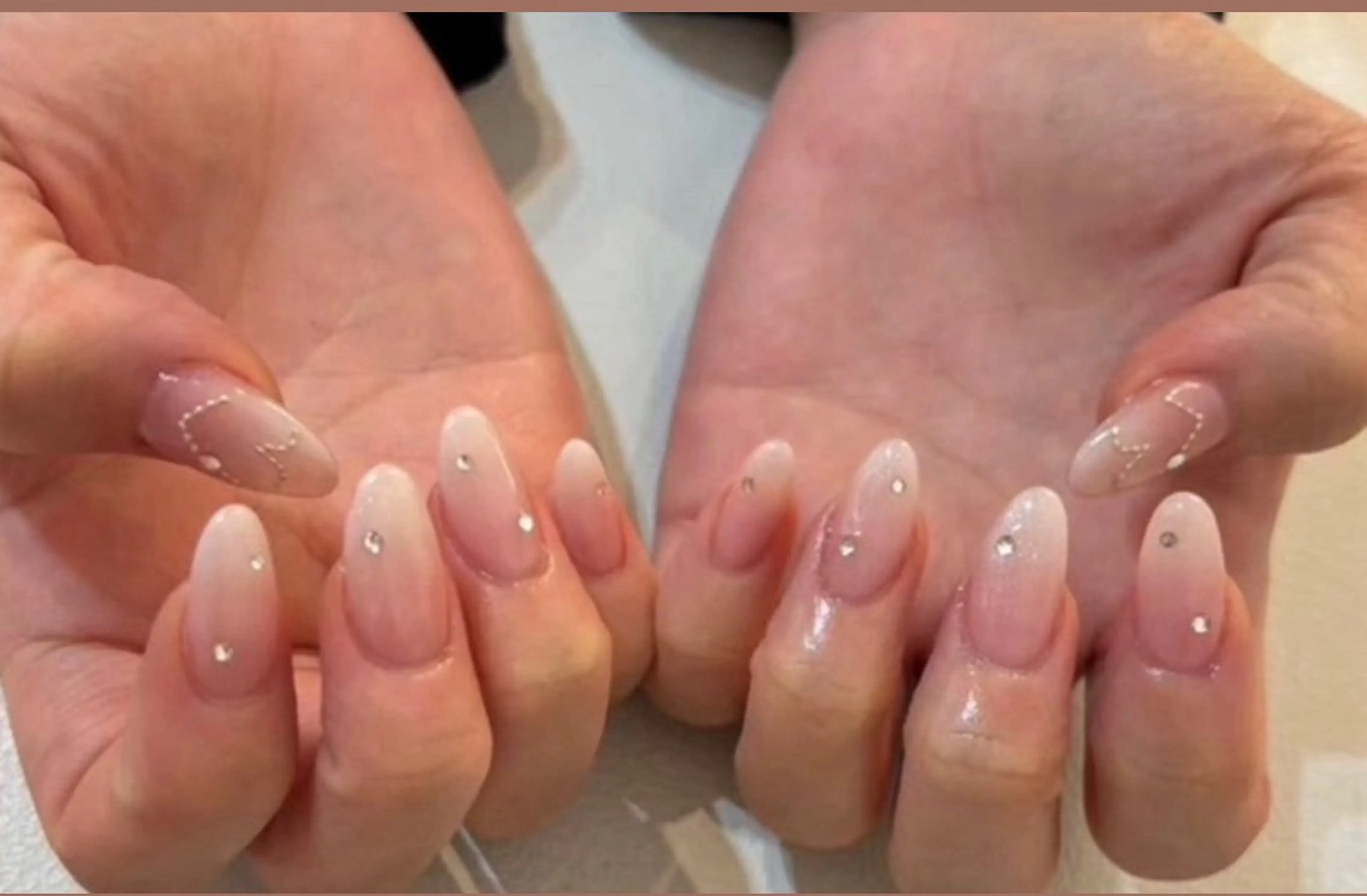 ネイル KARIN LANDHAKATAのネイルデザイン