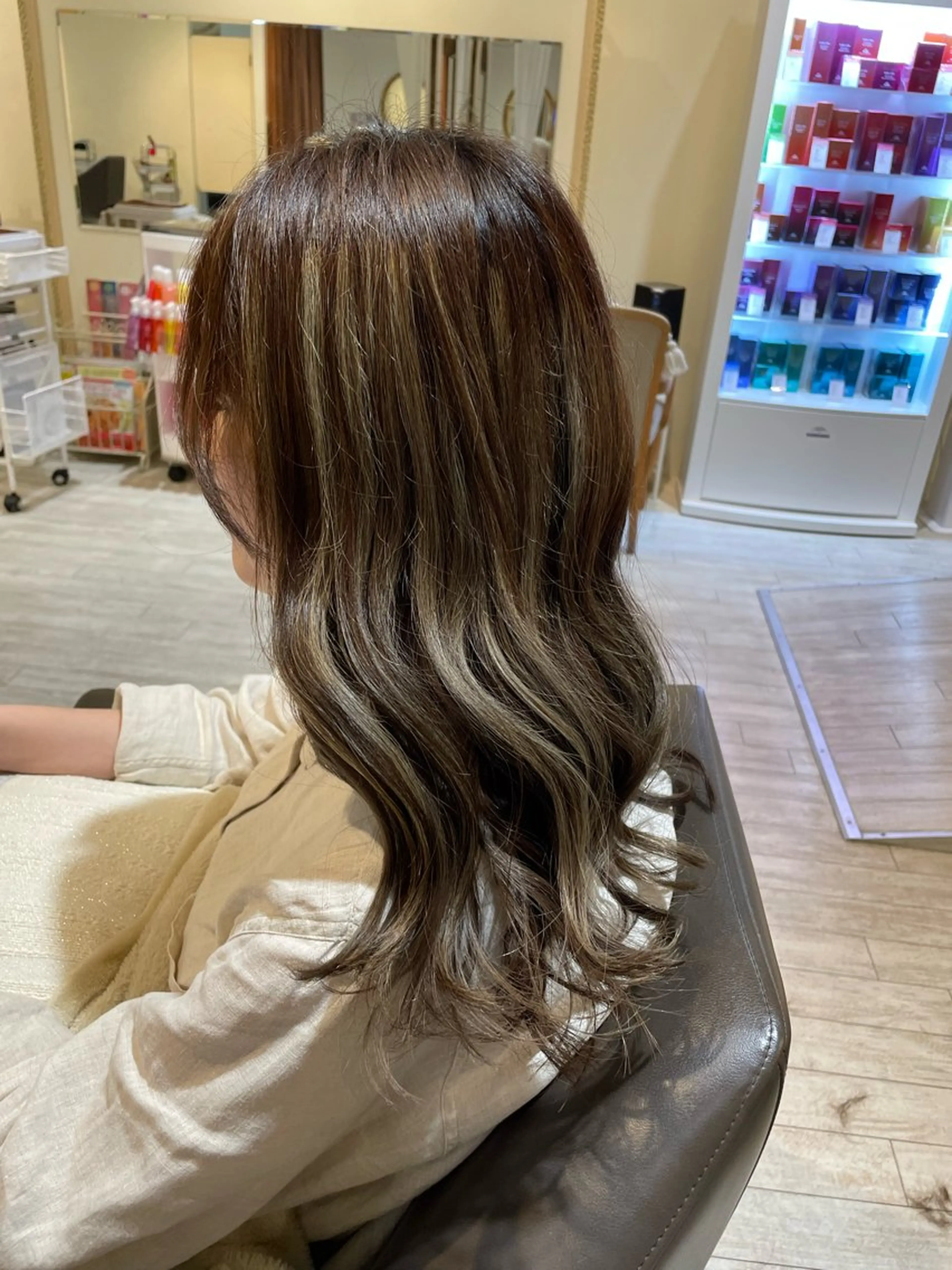 ロング 河津 彩香のヘアスタイル