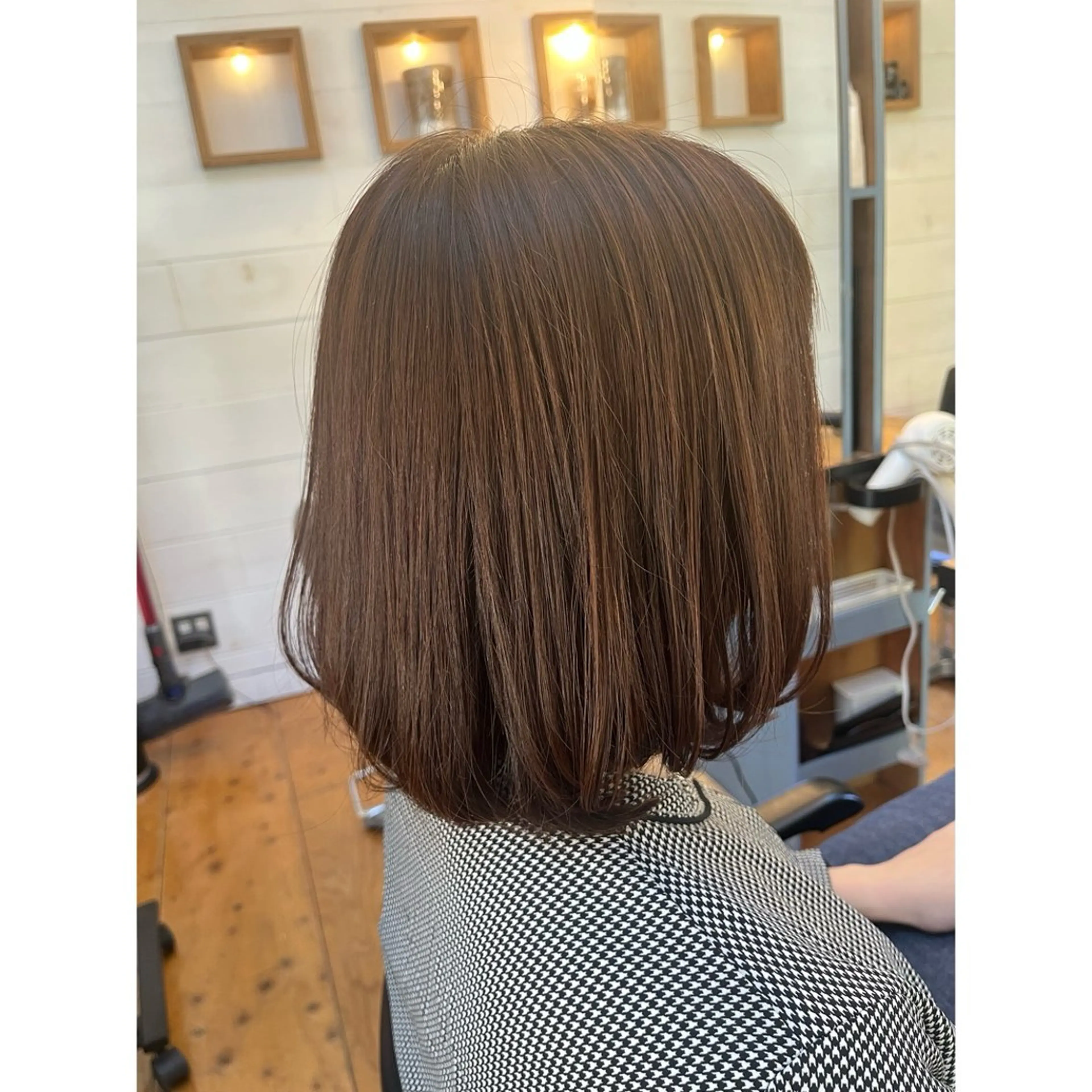 ミディアム カラー ハイライトカラー インナーカラー ボブ ハイライト 髪質改善 Lagom なかだのヘアスタイル