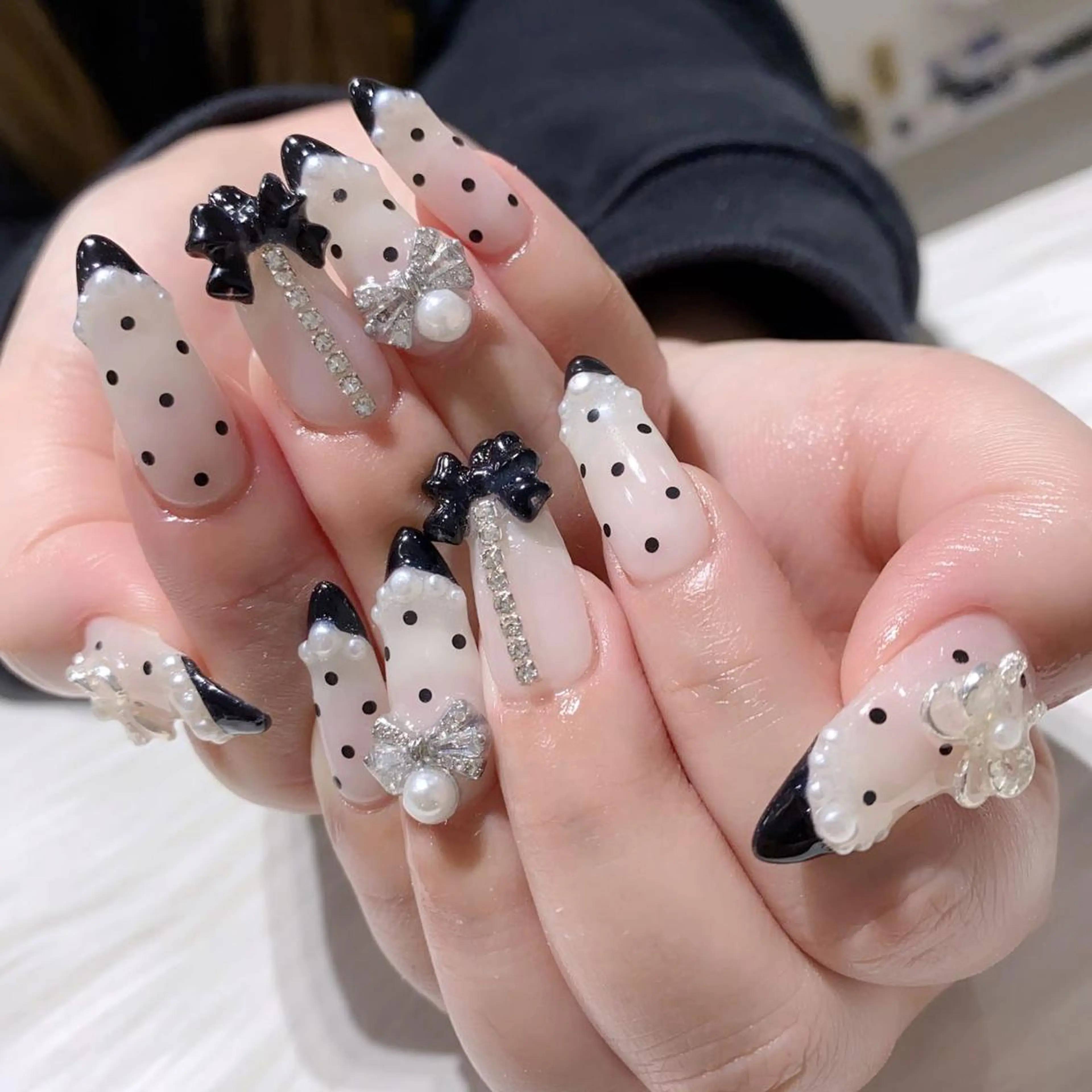 ネイル アートネイル 長さ出し ネイルチップ Queens みなみのネイルデザイン