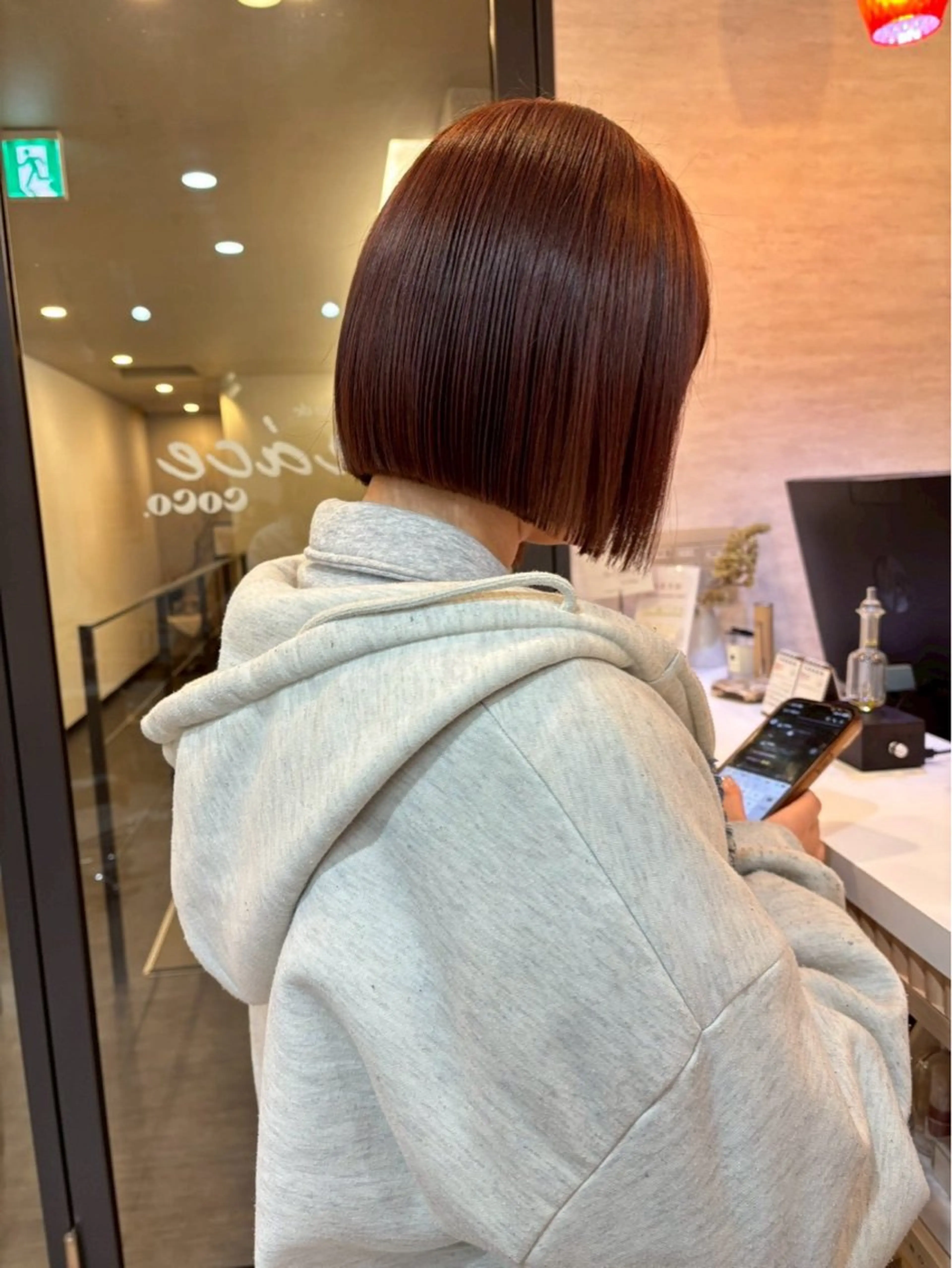 ショート カラー brace 小笹花純のヘアスタイル