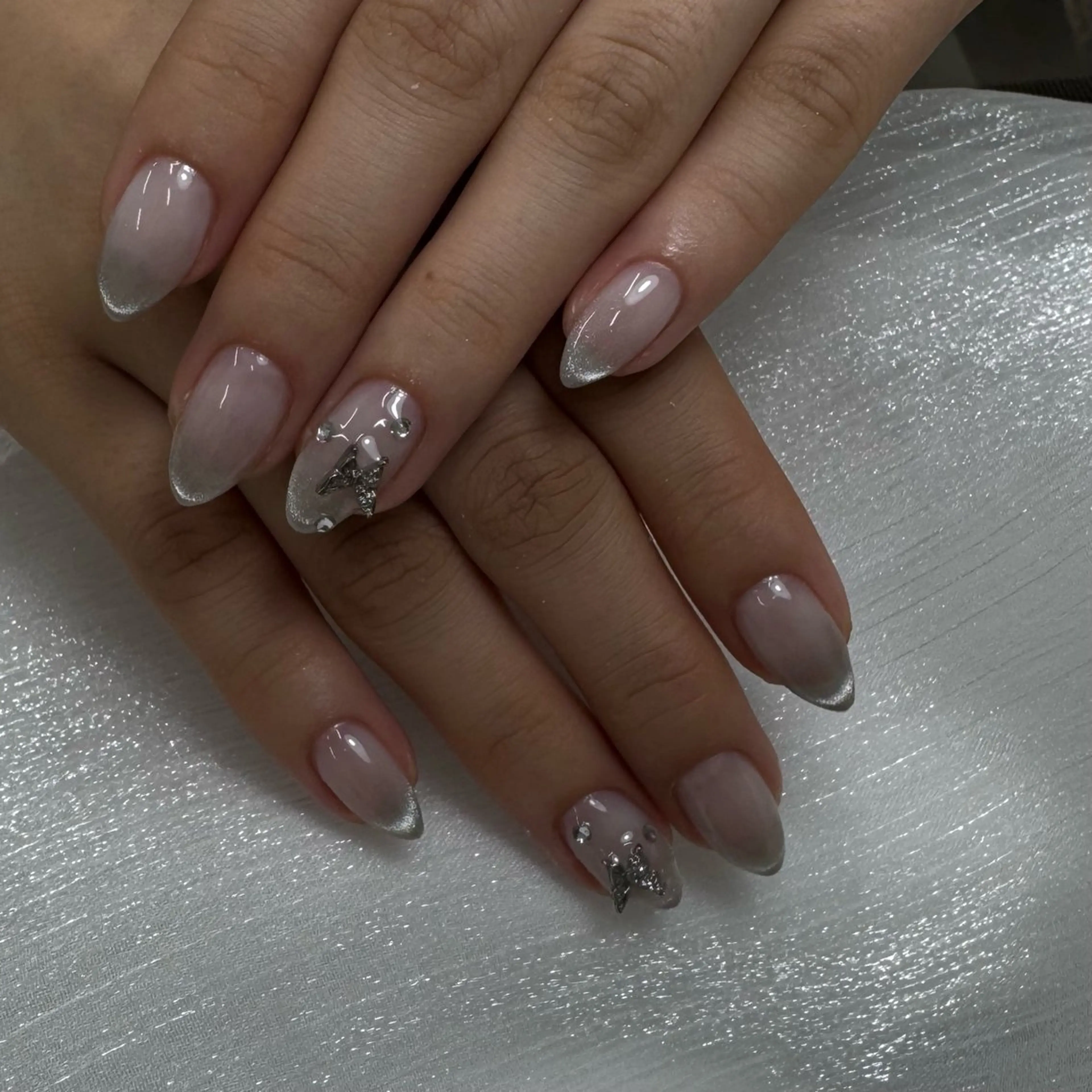 ネイル ハンドネイル 🪷Mi.o あいちゃん🐝のネイルデザイン