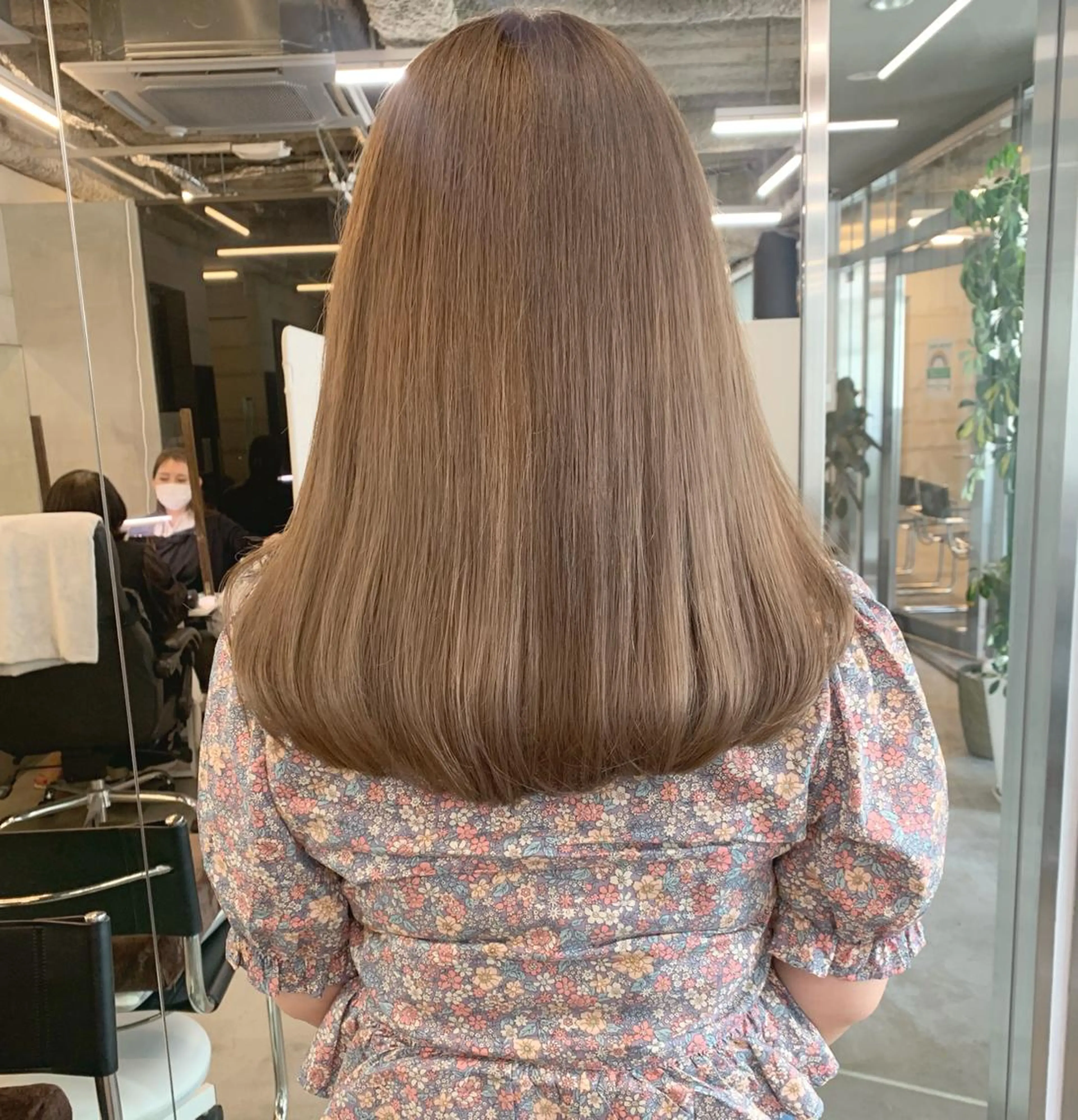 ミディアム カラー カット ヘアカラー トリートメント ヘッドスパ 透明感/オリーブ/ グレージュ/YUKAのヘアスタイル