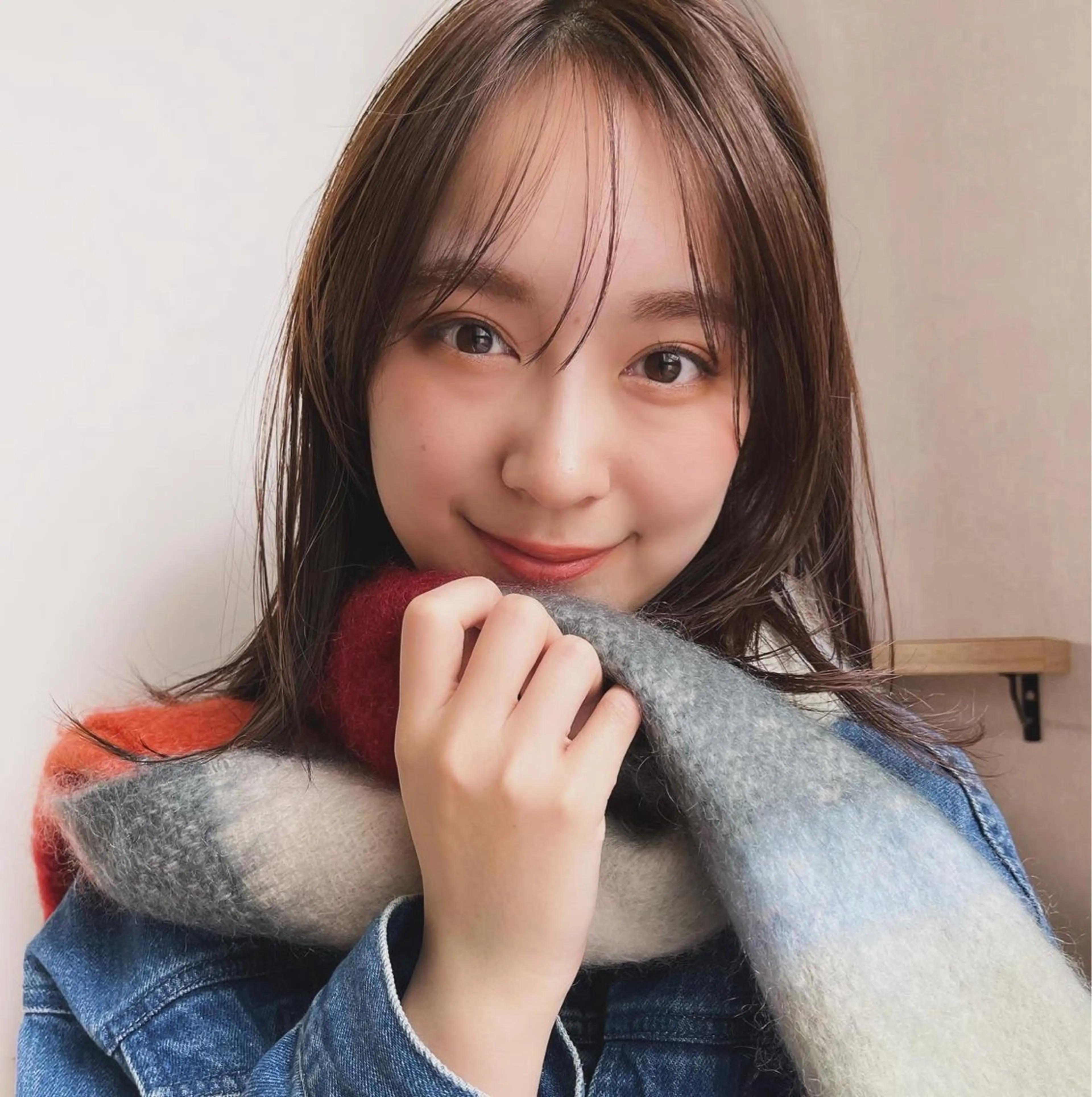 セミロング カラー 阿久津真衣 似合わせカットのヘアスタイル