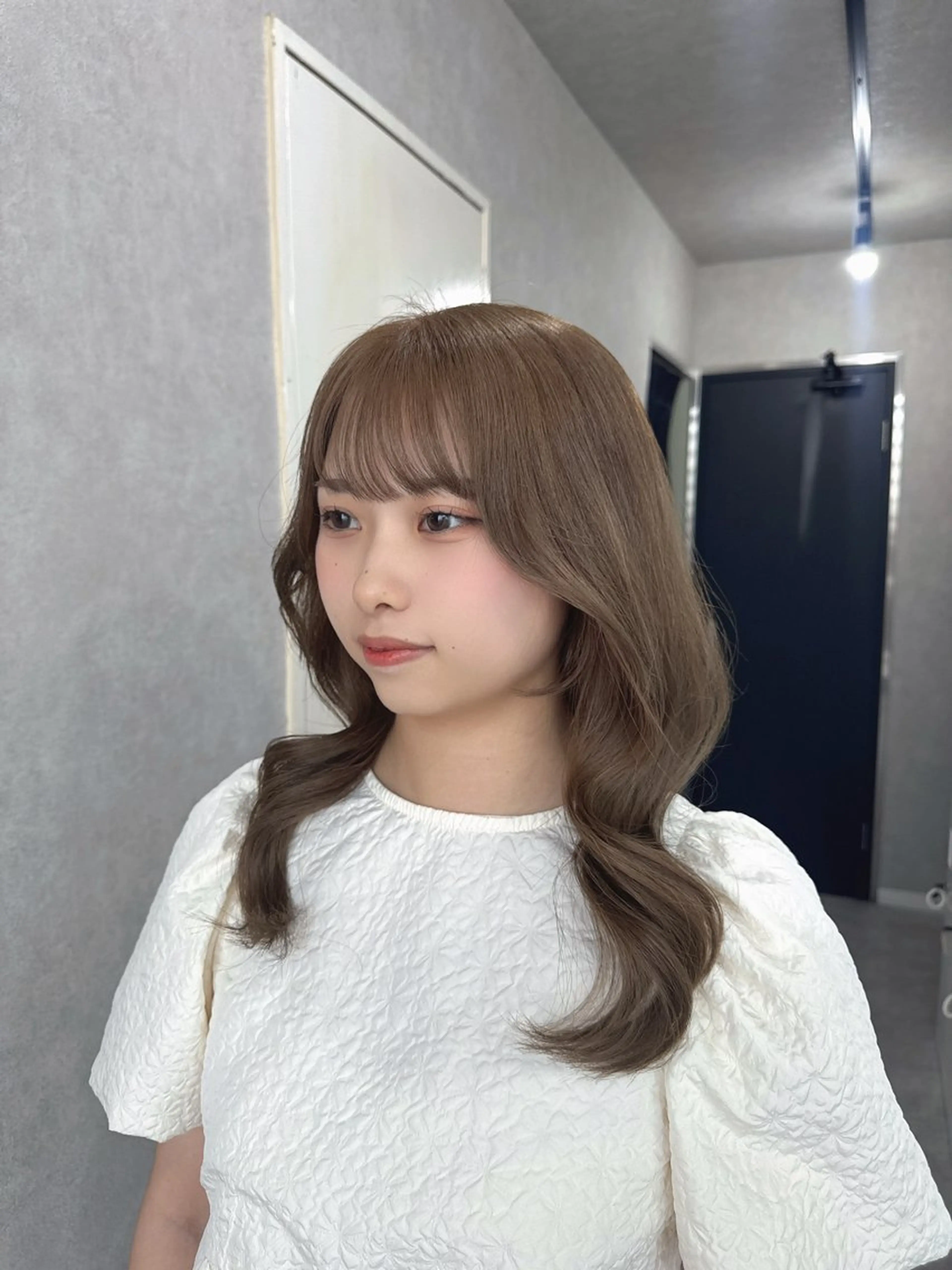 ロング カラー アッシュ アッシュブラウン ベージュカラー 黒髪 ブリーチ ヘアカラー トリートメント 赤み無し柔らかカラー 【梅田】madokaのヘアスタイル