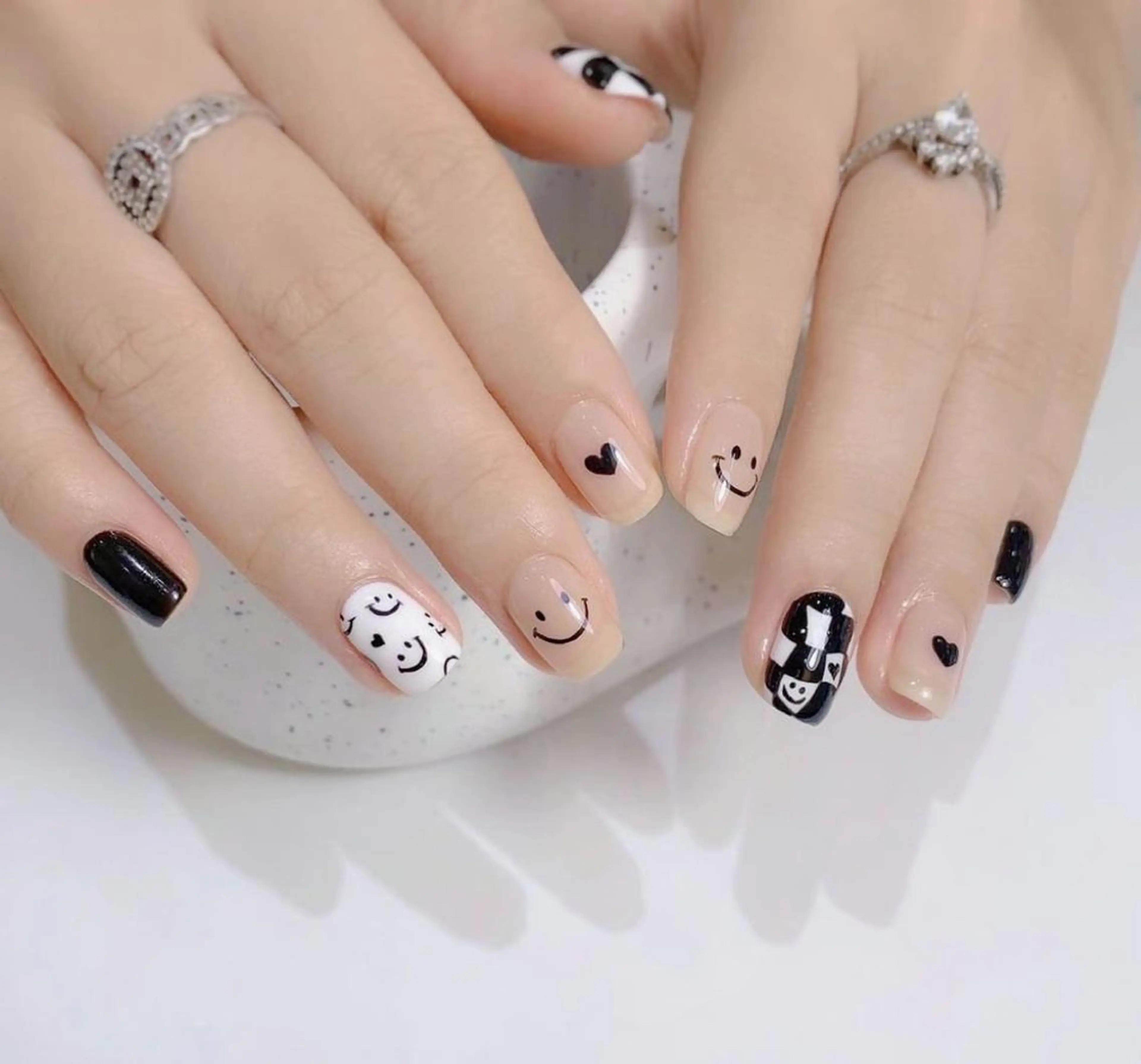 ネイル AngelChris ビューティーサロンのネイルデザイン