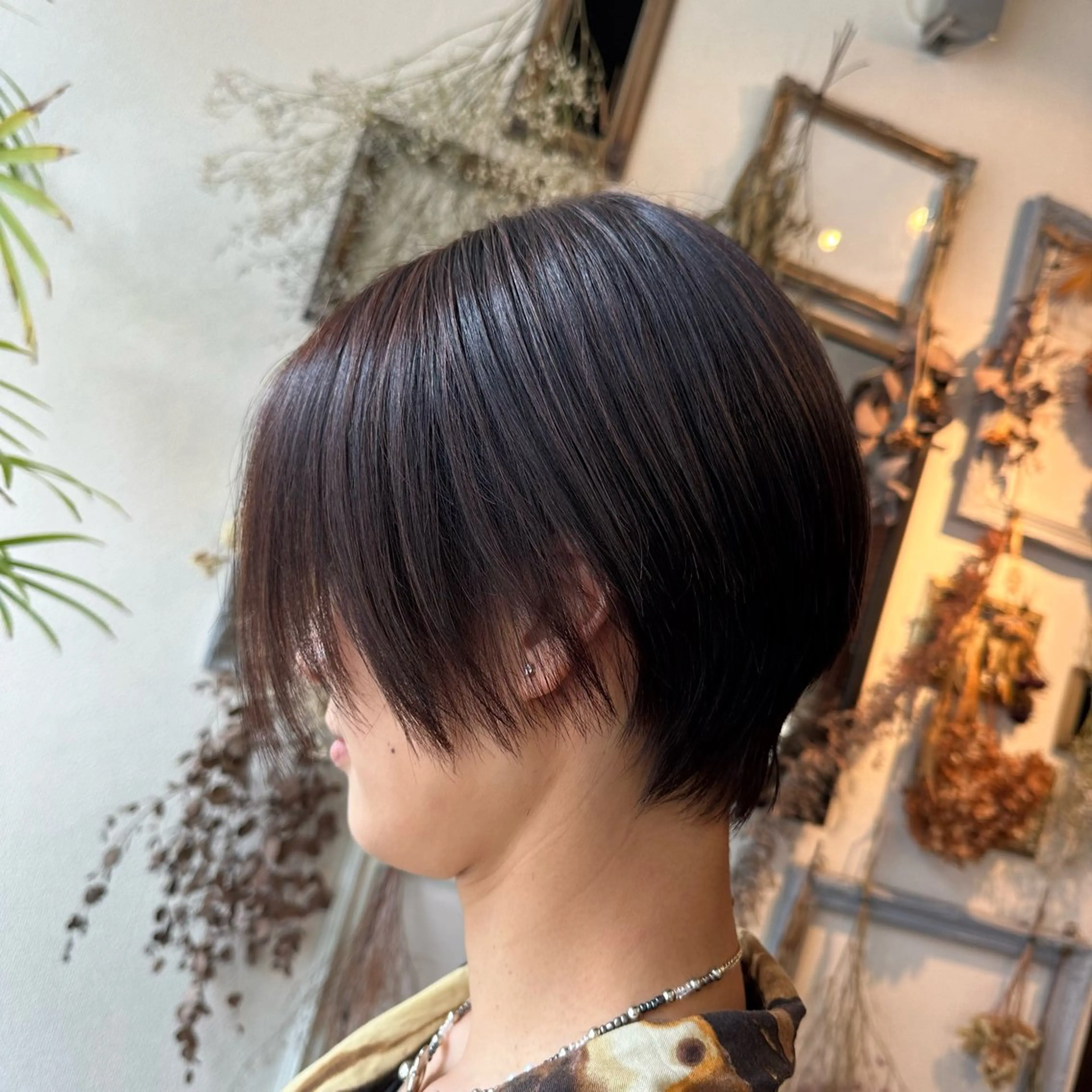 ショート カラー ハンサムショート ハイライトカラー パープルカラー ハイライト ショートヘア カット ヘアカラー トリートメント 大人女性の艶カット カラー/菊池柊真🌟のヘアスタイル