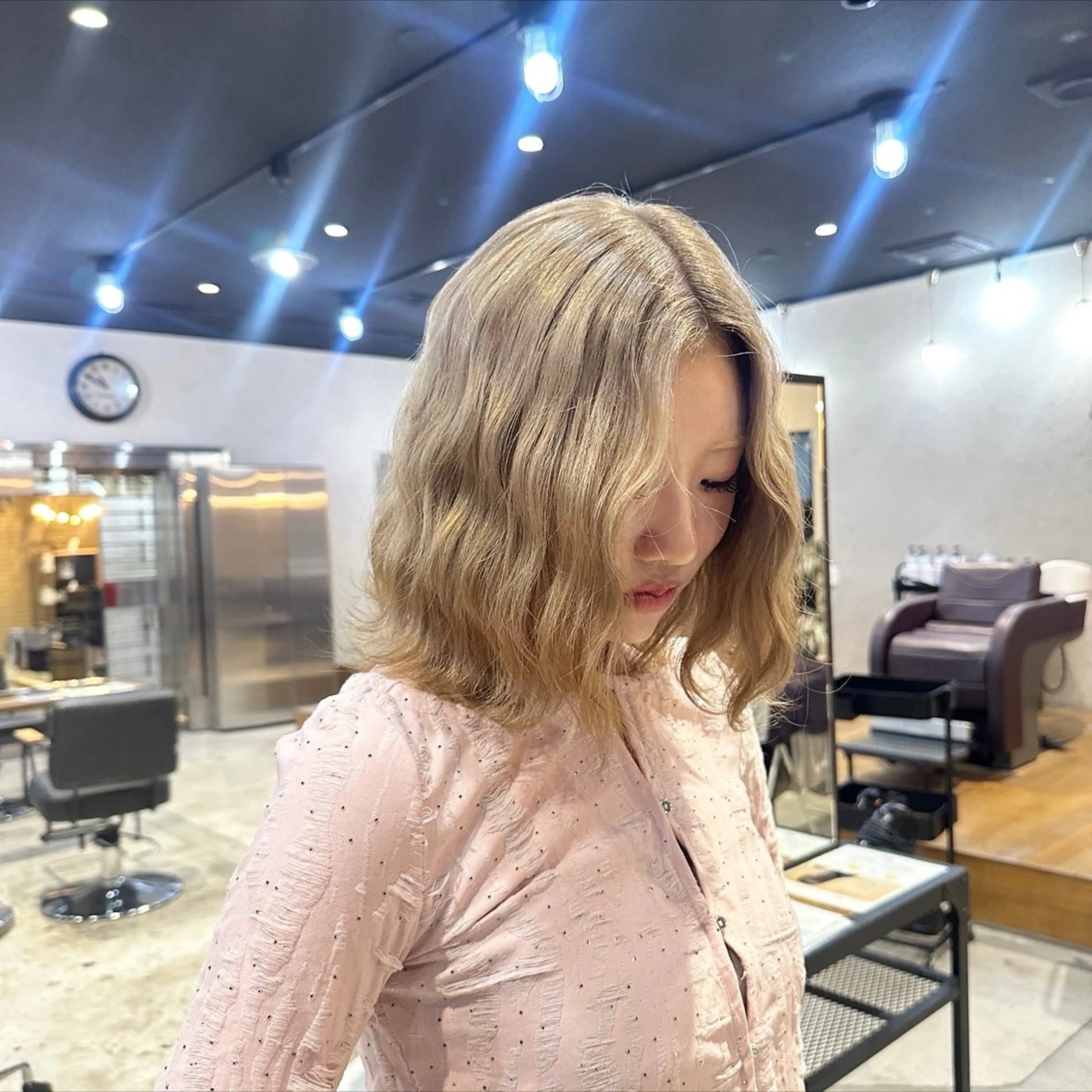 カラー ベージュカラー ミルクティーベージュ ヘアカラー 植吉 琉月のヘアスタイル