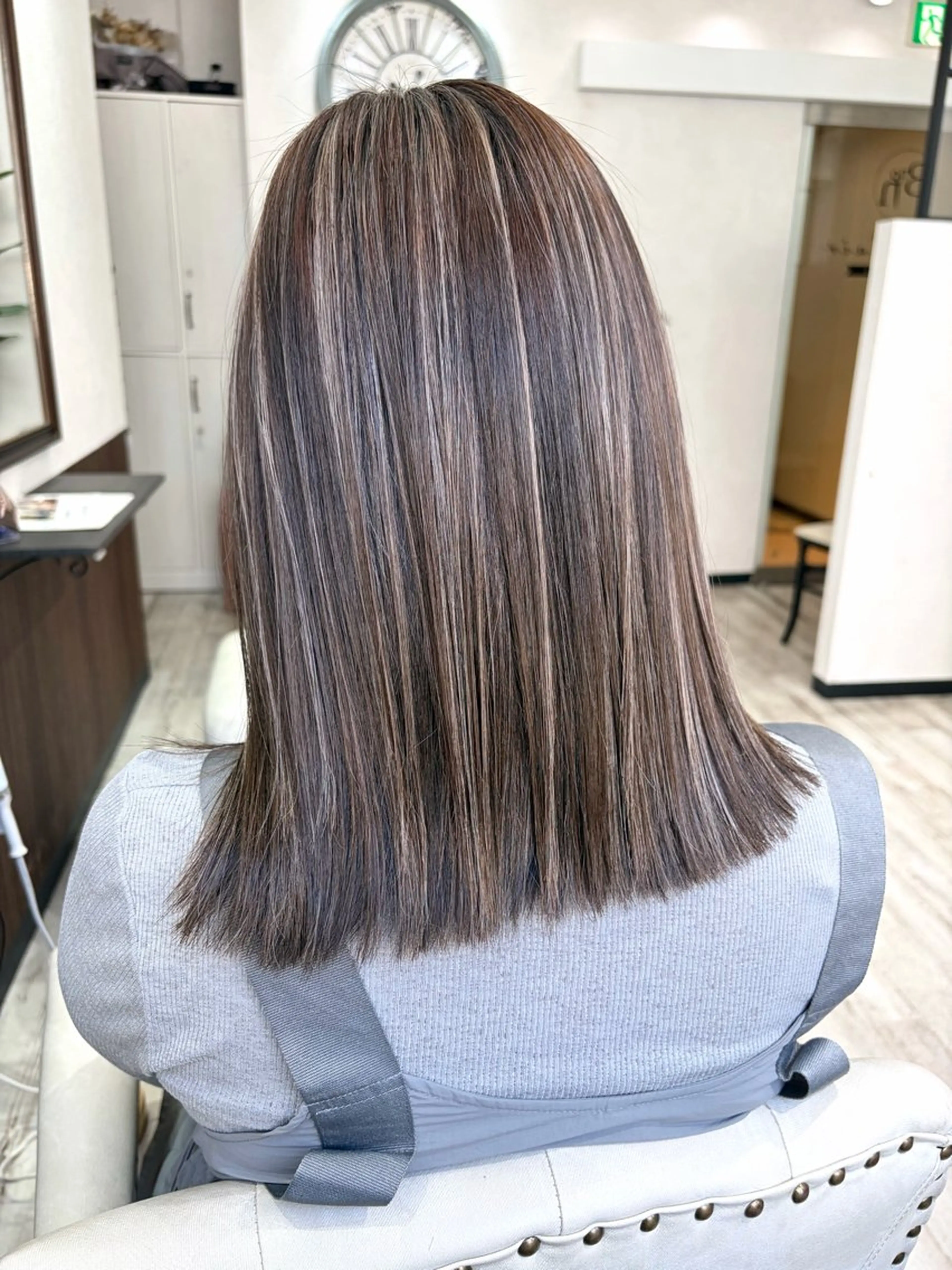 ミディアム ハイライト カット ヘアカラー トリートメント ハイトーンカラー/ YUTAのヘアスタイル