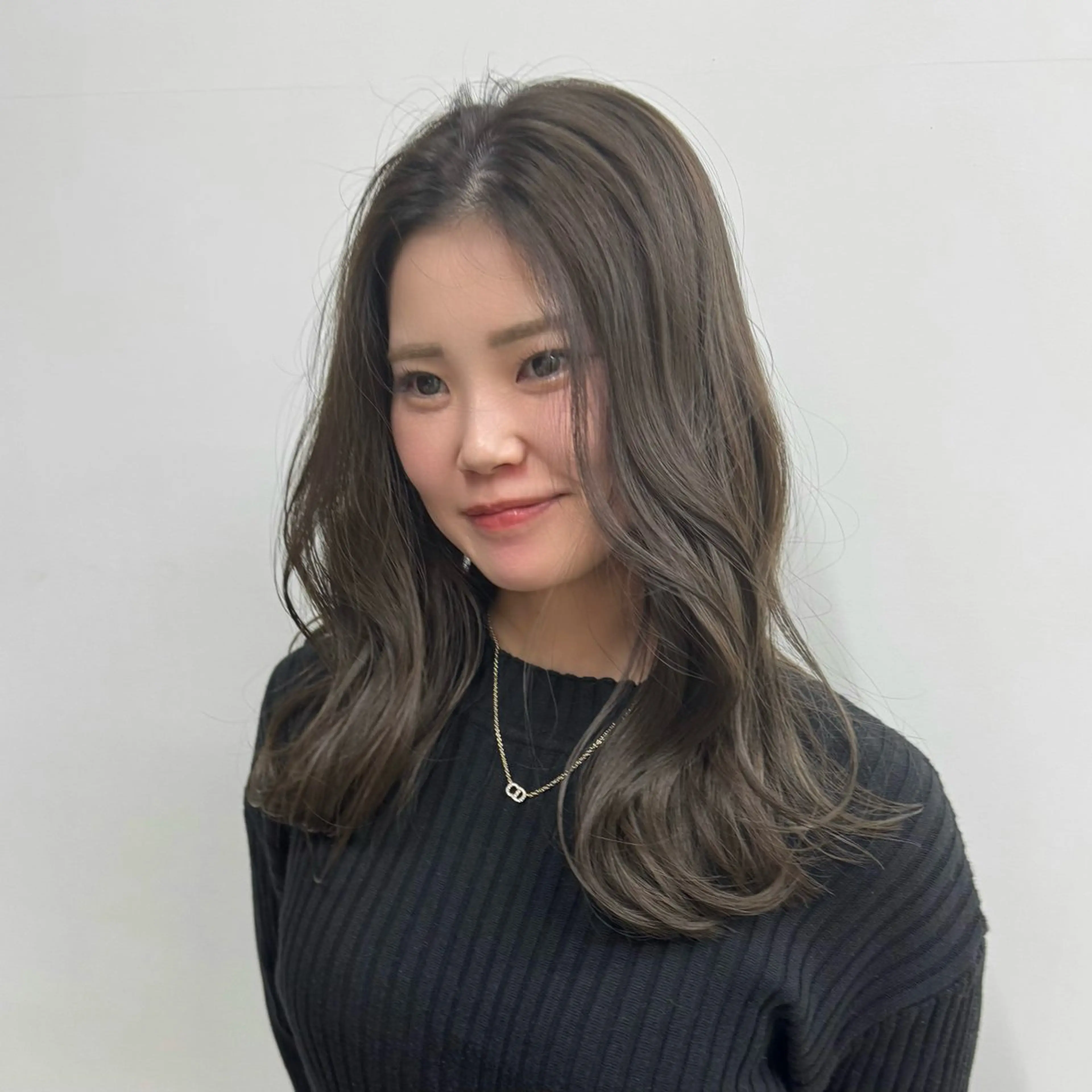 セミロング ヘアカラー トリートメント 清水愛果/似合わせ カット/透明感カラーのヘアスタイル