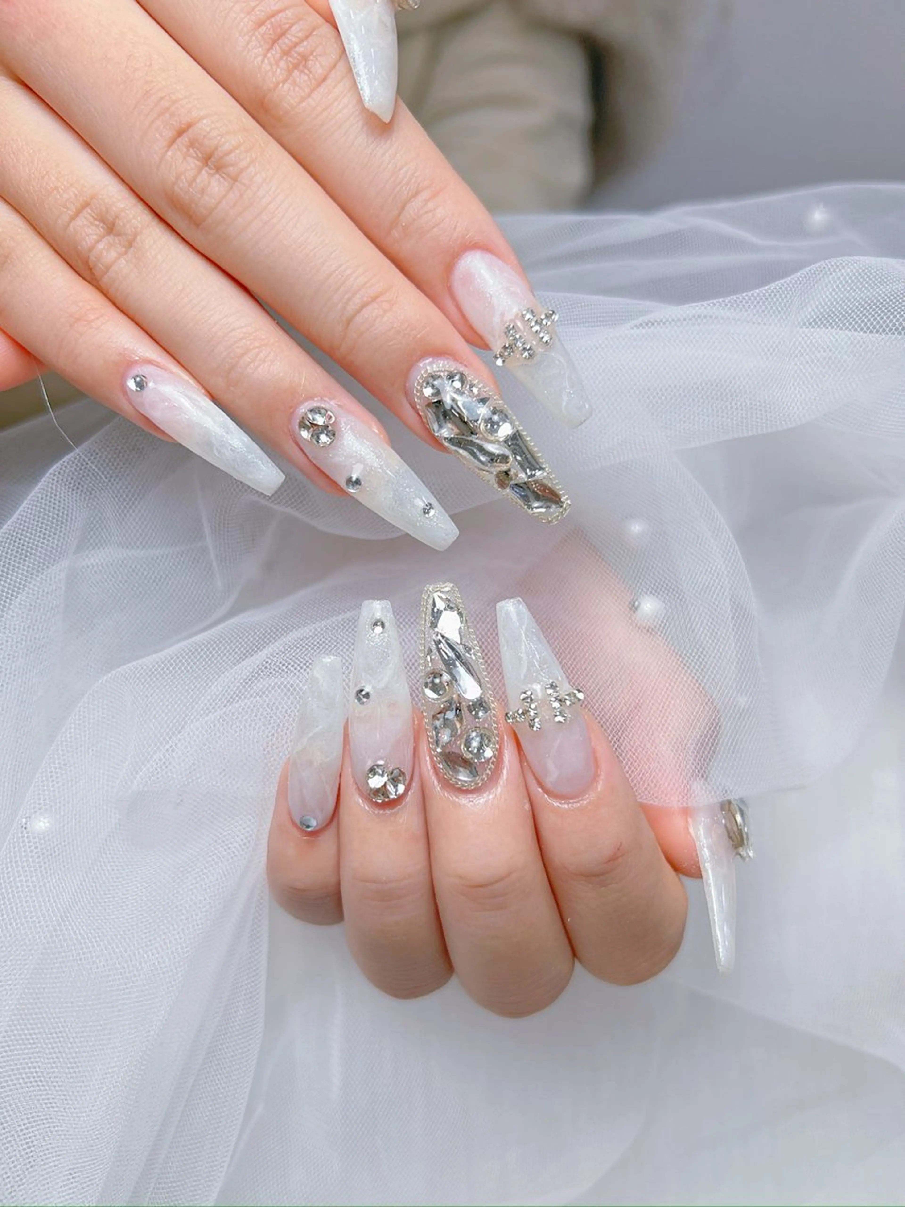 ネイル アートネイル オーロラネイル チークネイル 長さ出し フットネイル Miya _nailのネイルデザイン