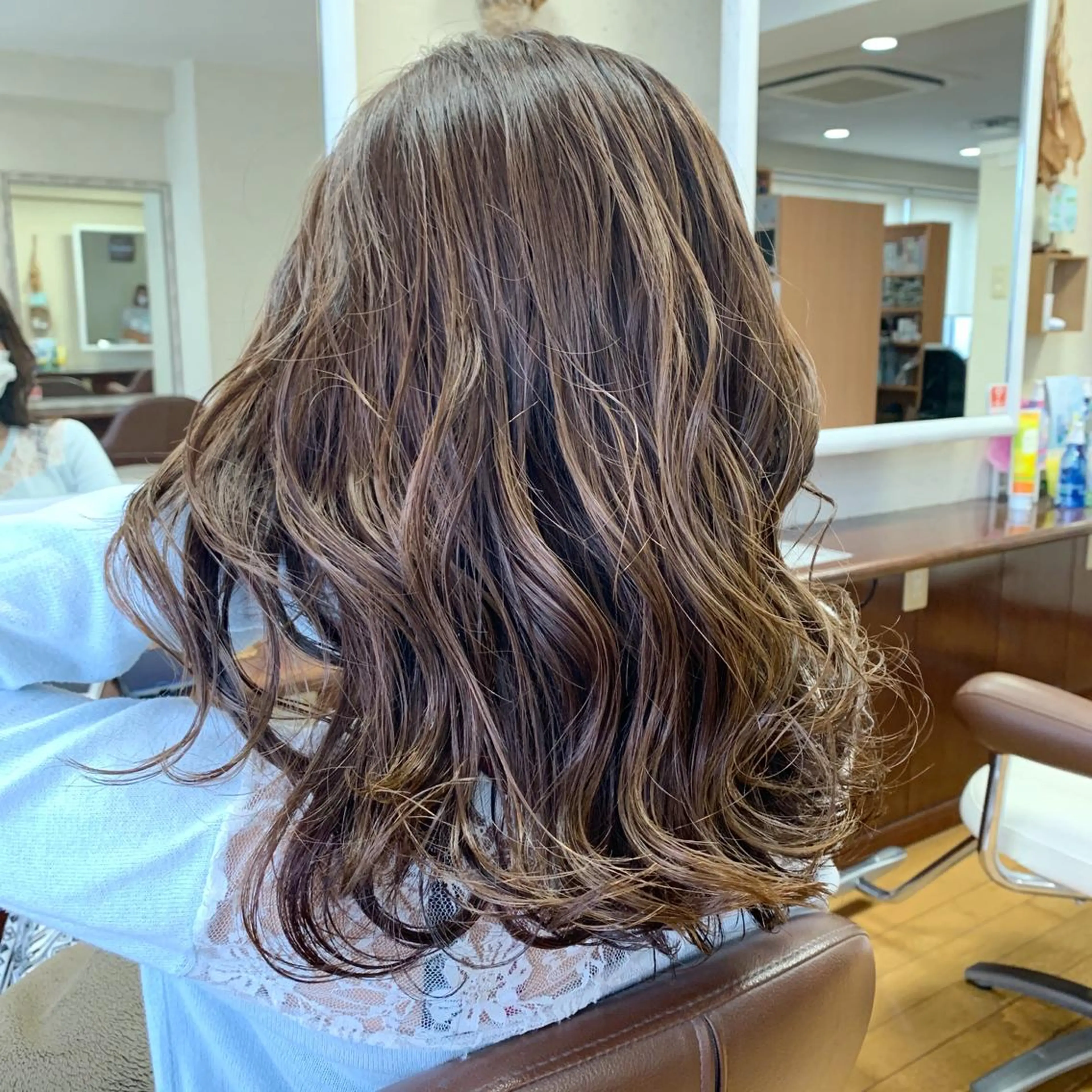 セミロング カラー グレージュ シアーグレージュ カット ヘアカラー トリートメント ショート/似合わせ レイヤー/福岡聖容のヘアスタイル