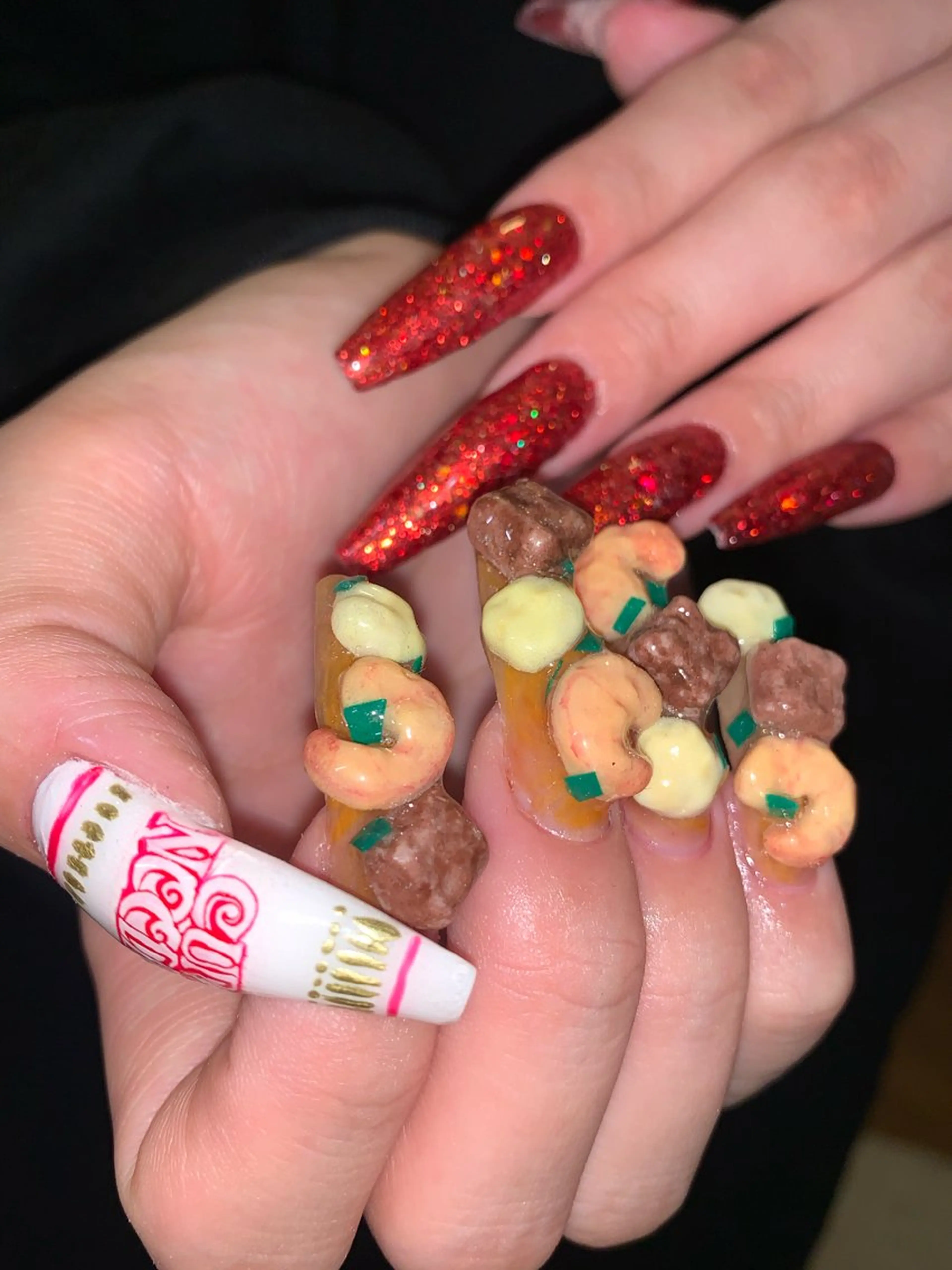 ネイル ハンドネイル NES NAIL所属・さゆり￤推しキャラ ￤ロングネイル🩷のネイルデザイン