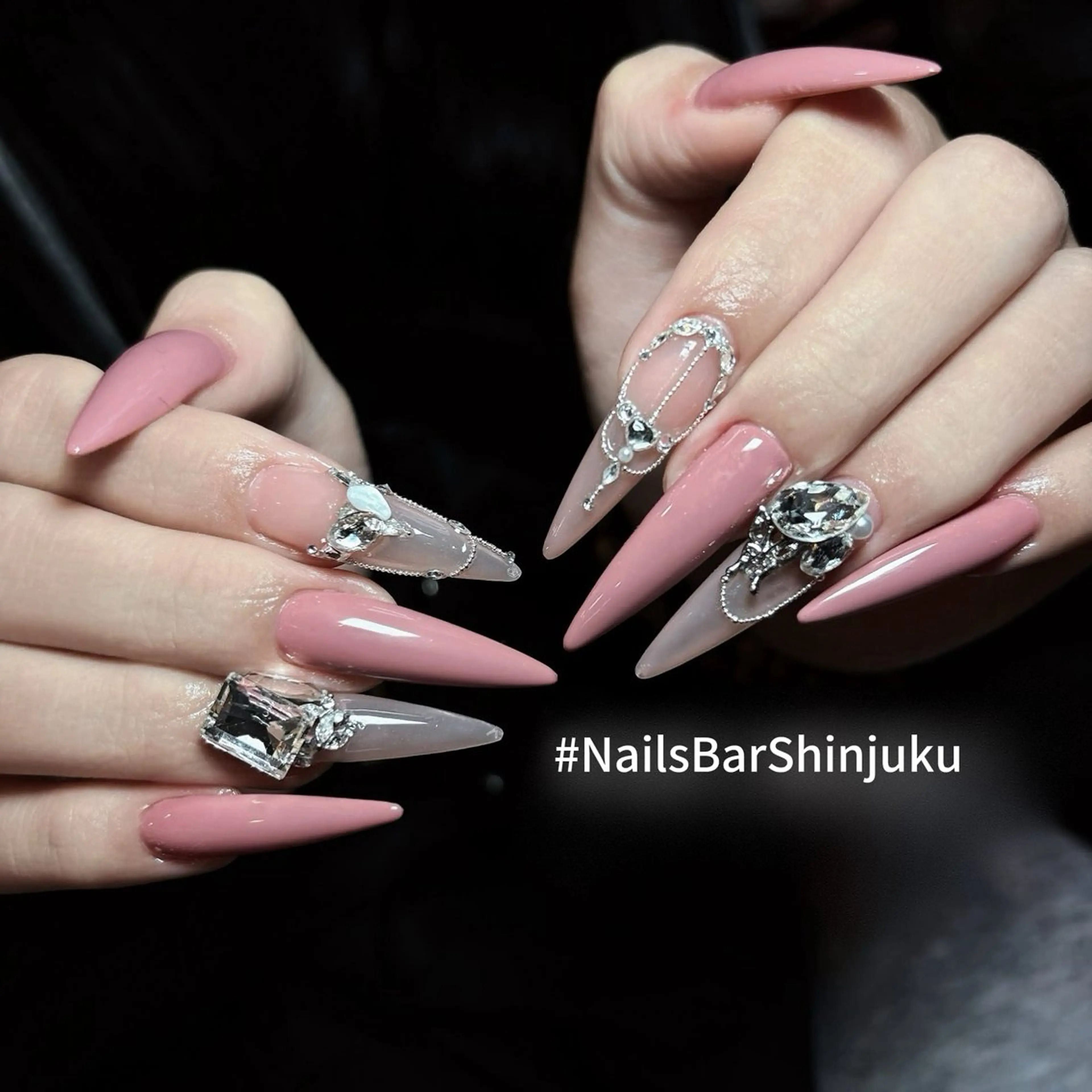 ネイル ボルドー ブラウン チークネイル ドット フットネイル ハンドネイル NAILS BAR SHINJUKUのネイルデザイン