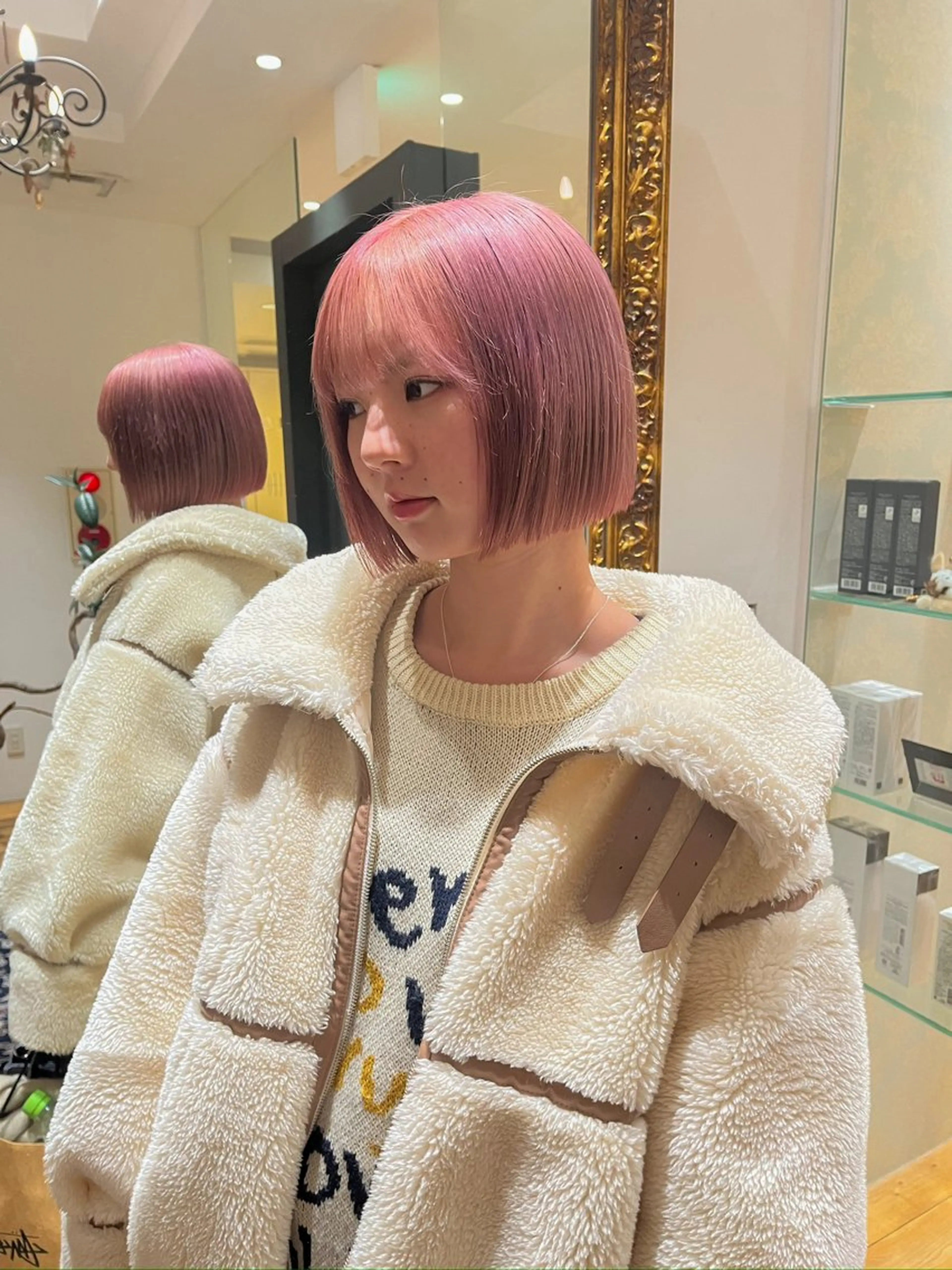 ショート カラー ベージュカラー ミルクティーベージュ ピンクカラー カット ヘアカラー 綿田 翔のヘアスタイル