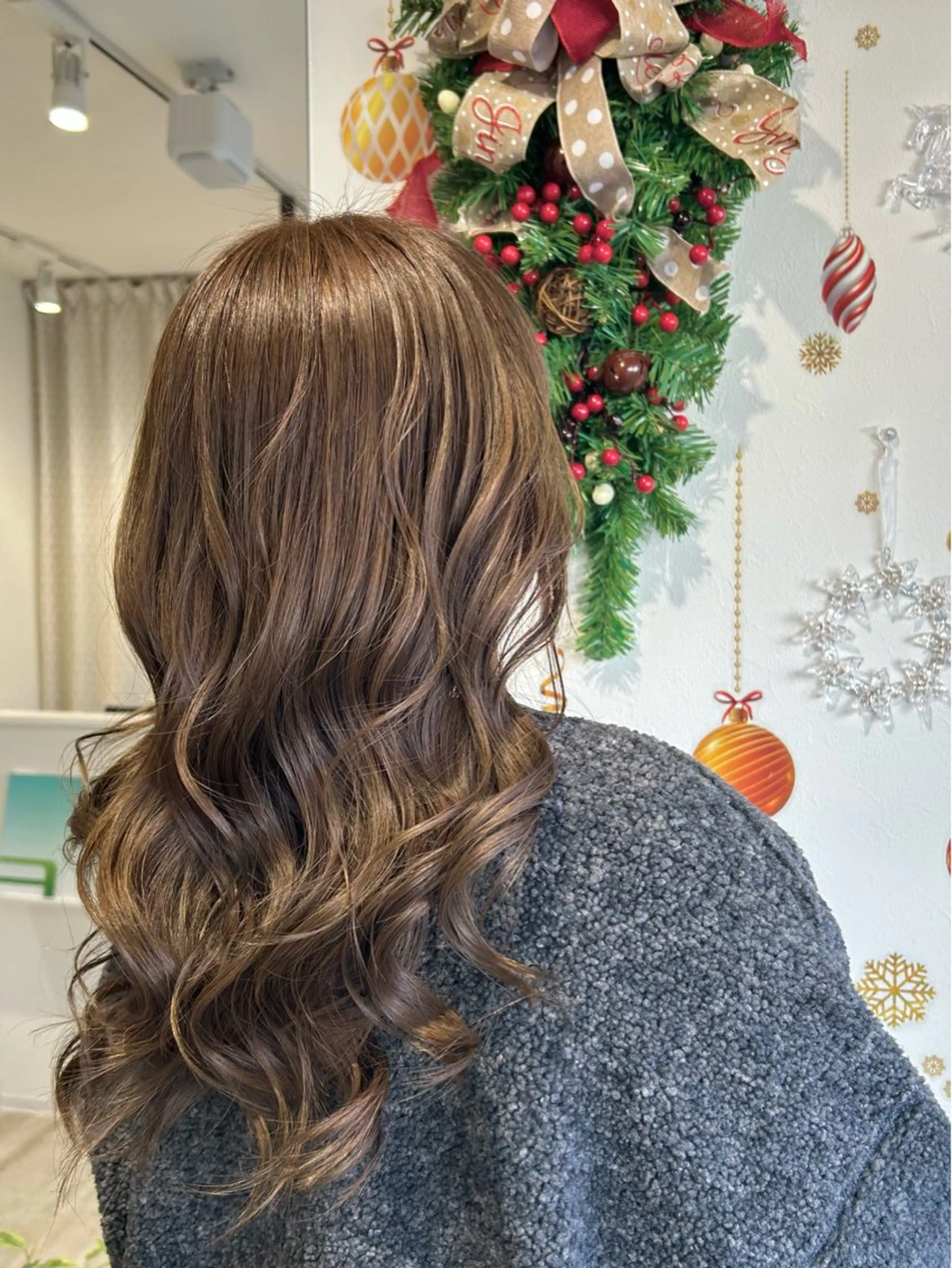 セミロング カラー ベージュカラー 透明感カラー やじま ひろこのヘアスタイル